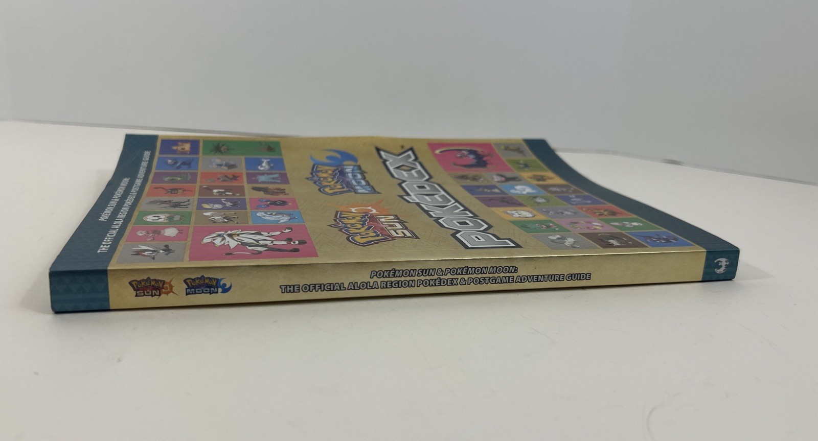 Pokemon Sun/Pokemon Moon Aloha Region Pokedex Strategy Guide w/ Poster