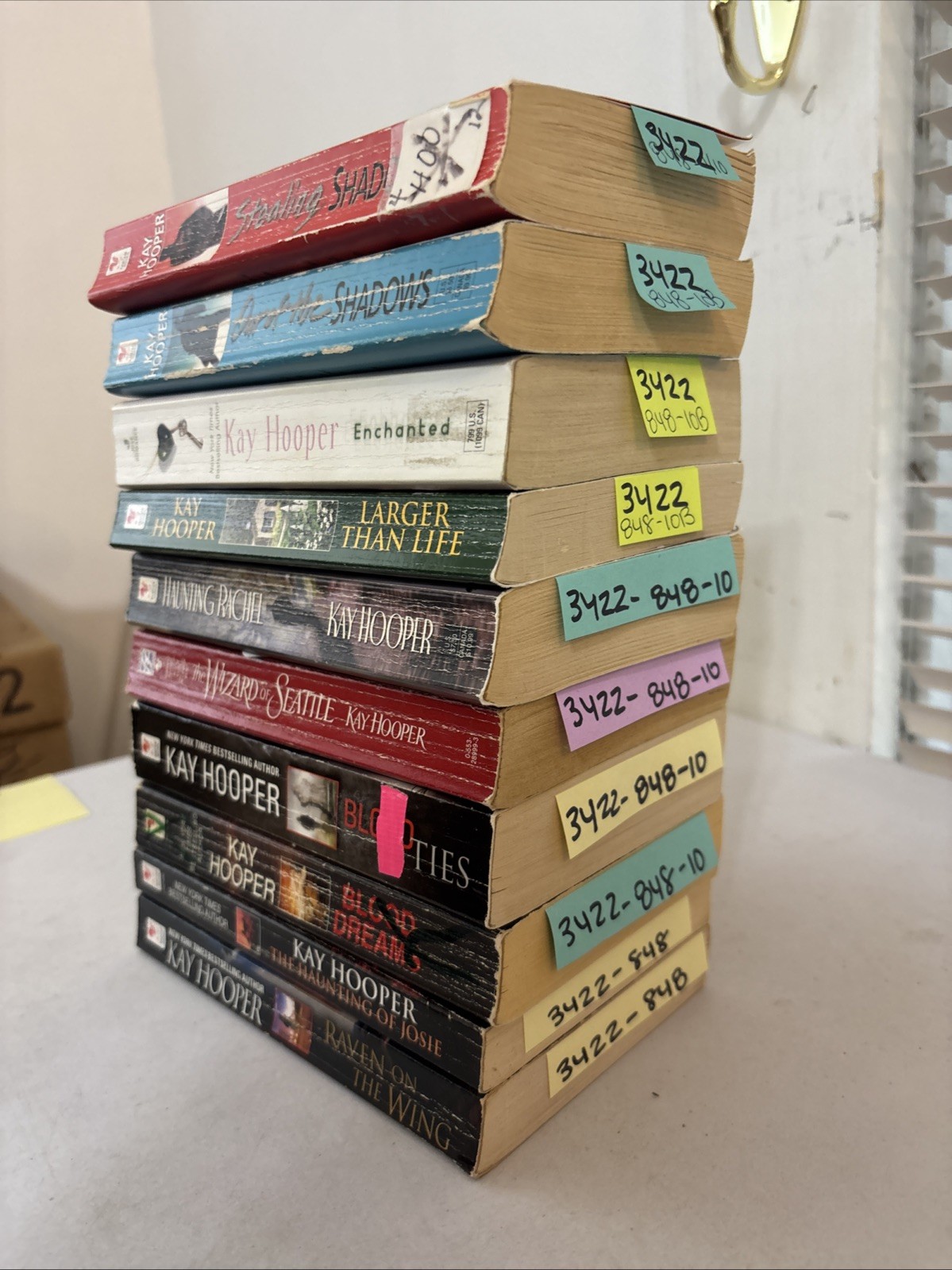 Lot of 10 – Kay Hooper – Mass paperback books – Free Shipping