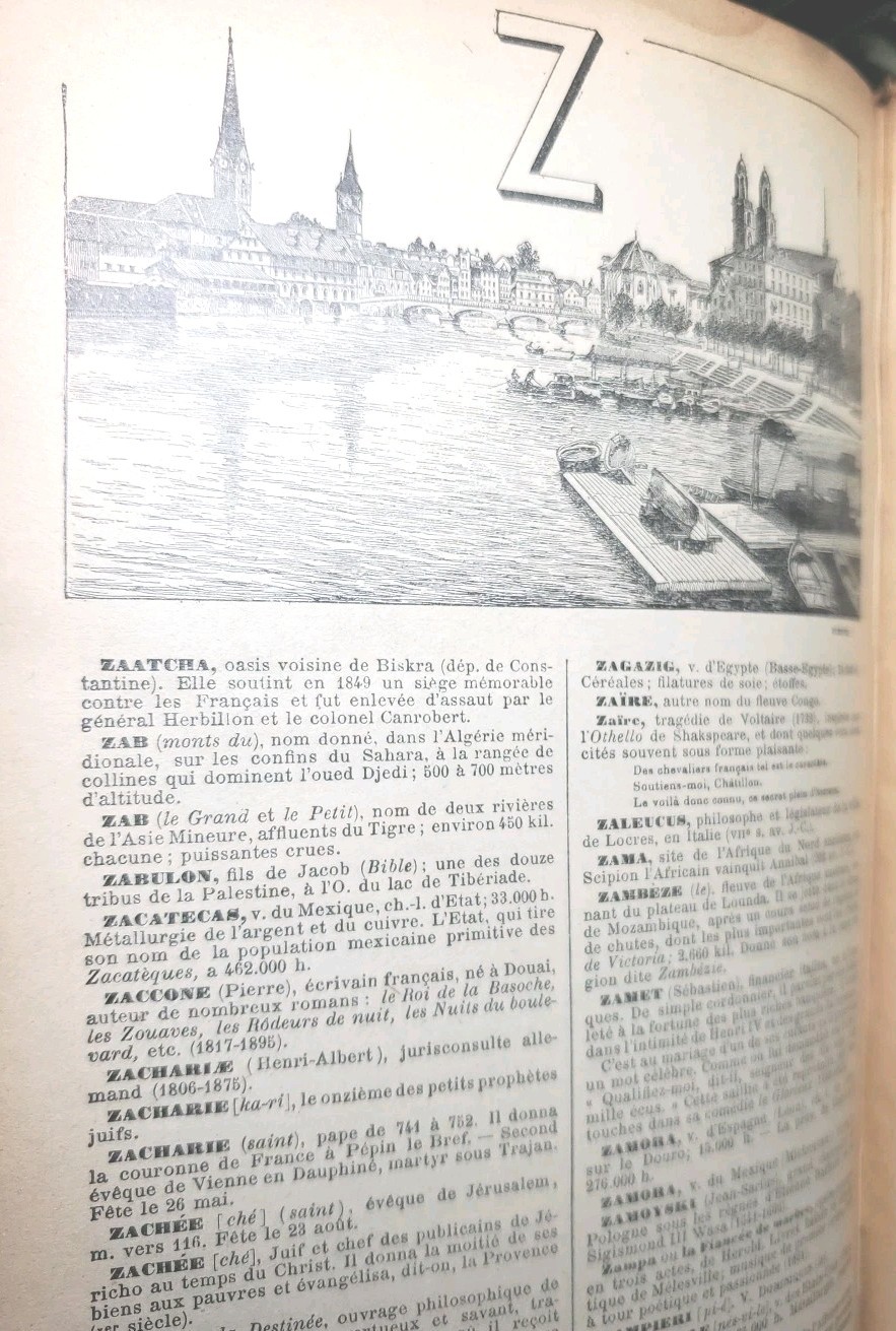 Antique 1920s Petit Larousse Illustrated Dictionary Paris HC French 1664 Pages
