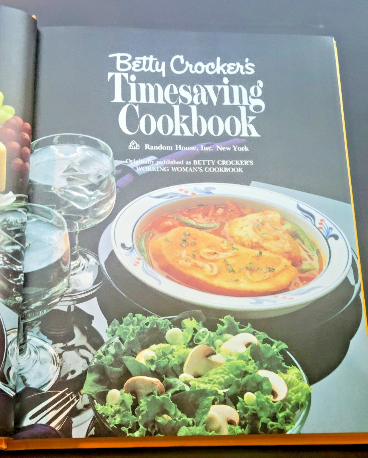 Vintage 1982 Betty Crocker Timesaving Cookbook Hardcover Clean VG