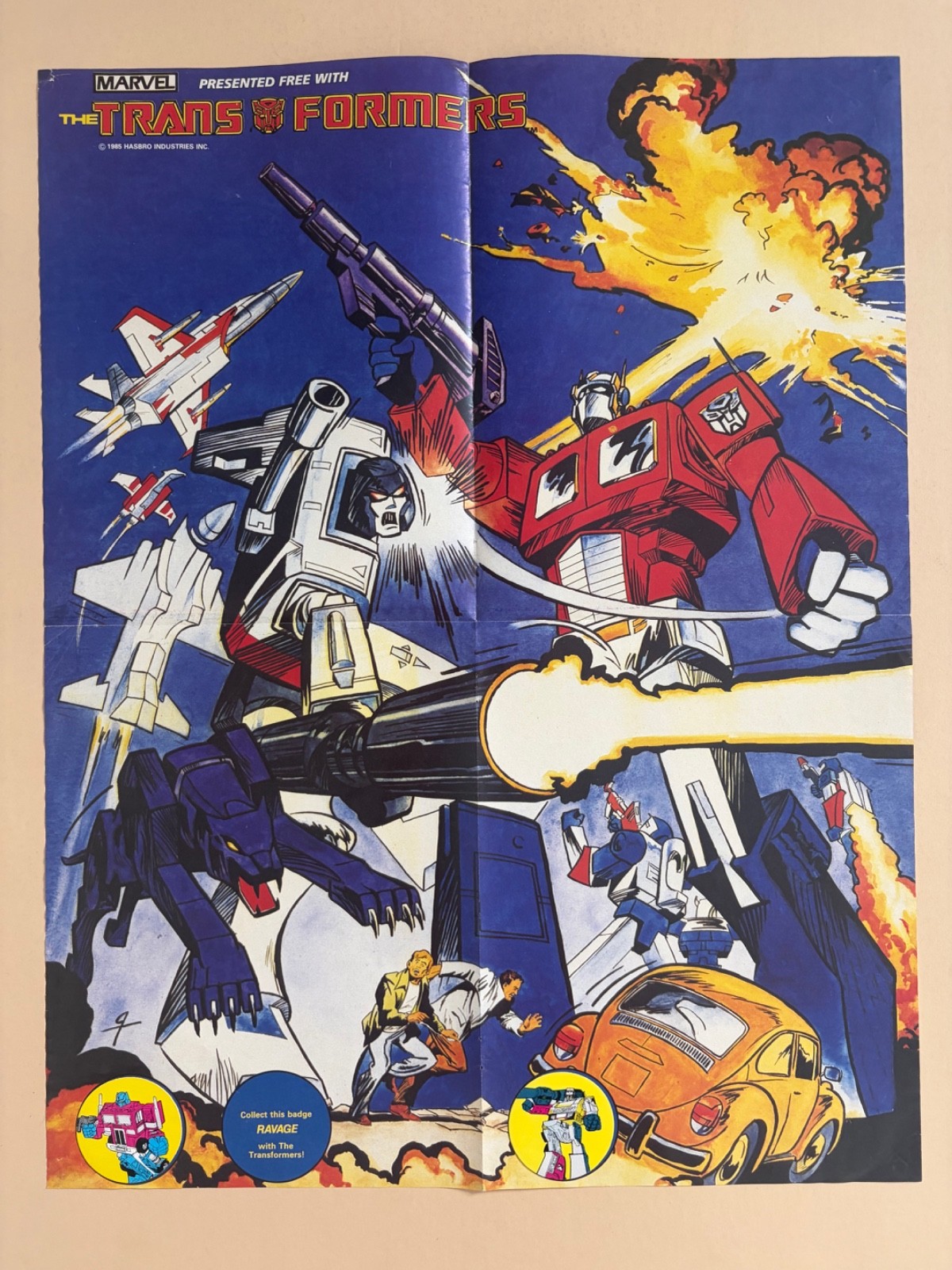 Marvel UK Comic The Transformers Issue No. 15 – 1985 – With Poster and Badges