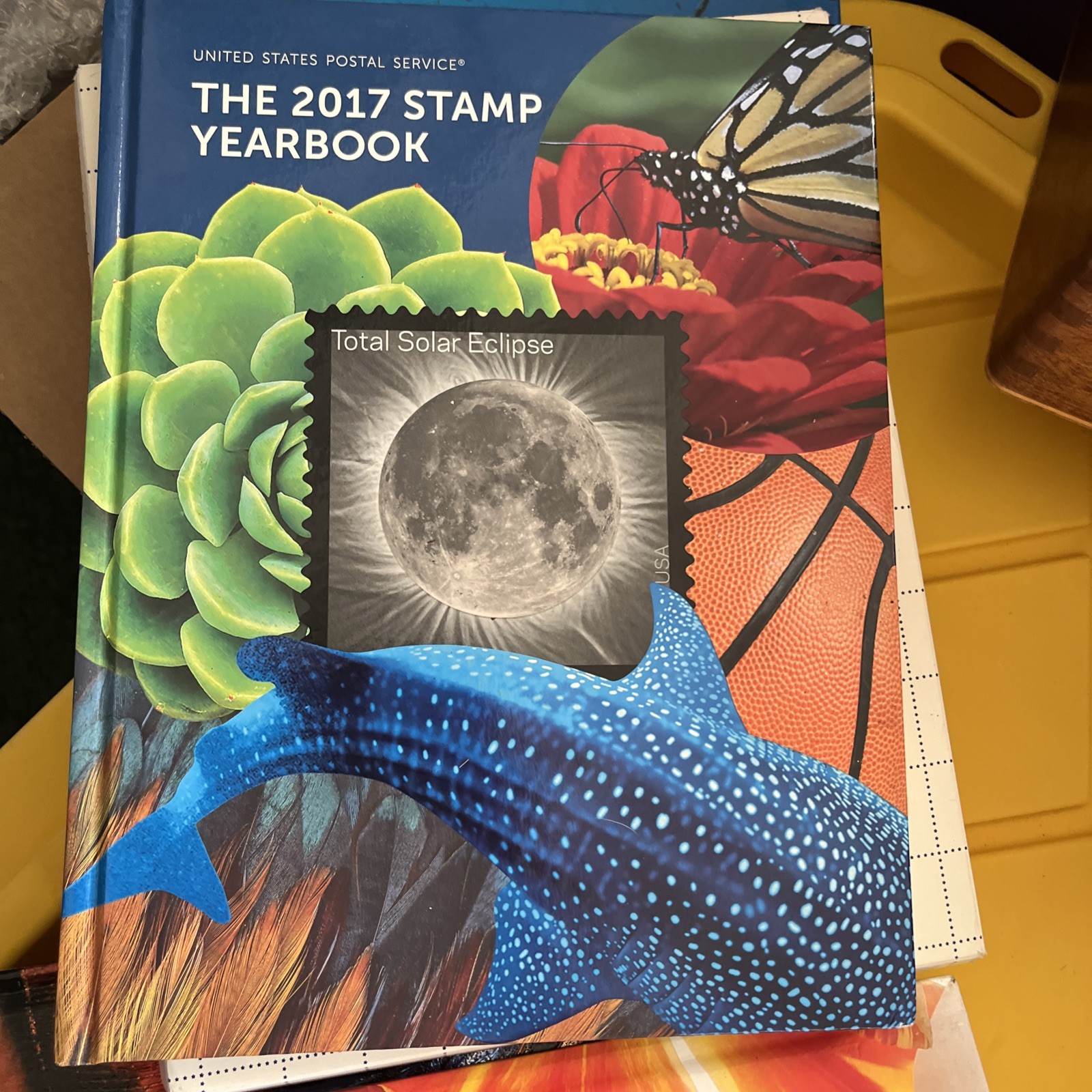 lot 8 stamp postal yearbook , 1994-2000-2017-2018-2019-2021- 2022-2023