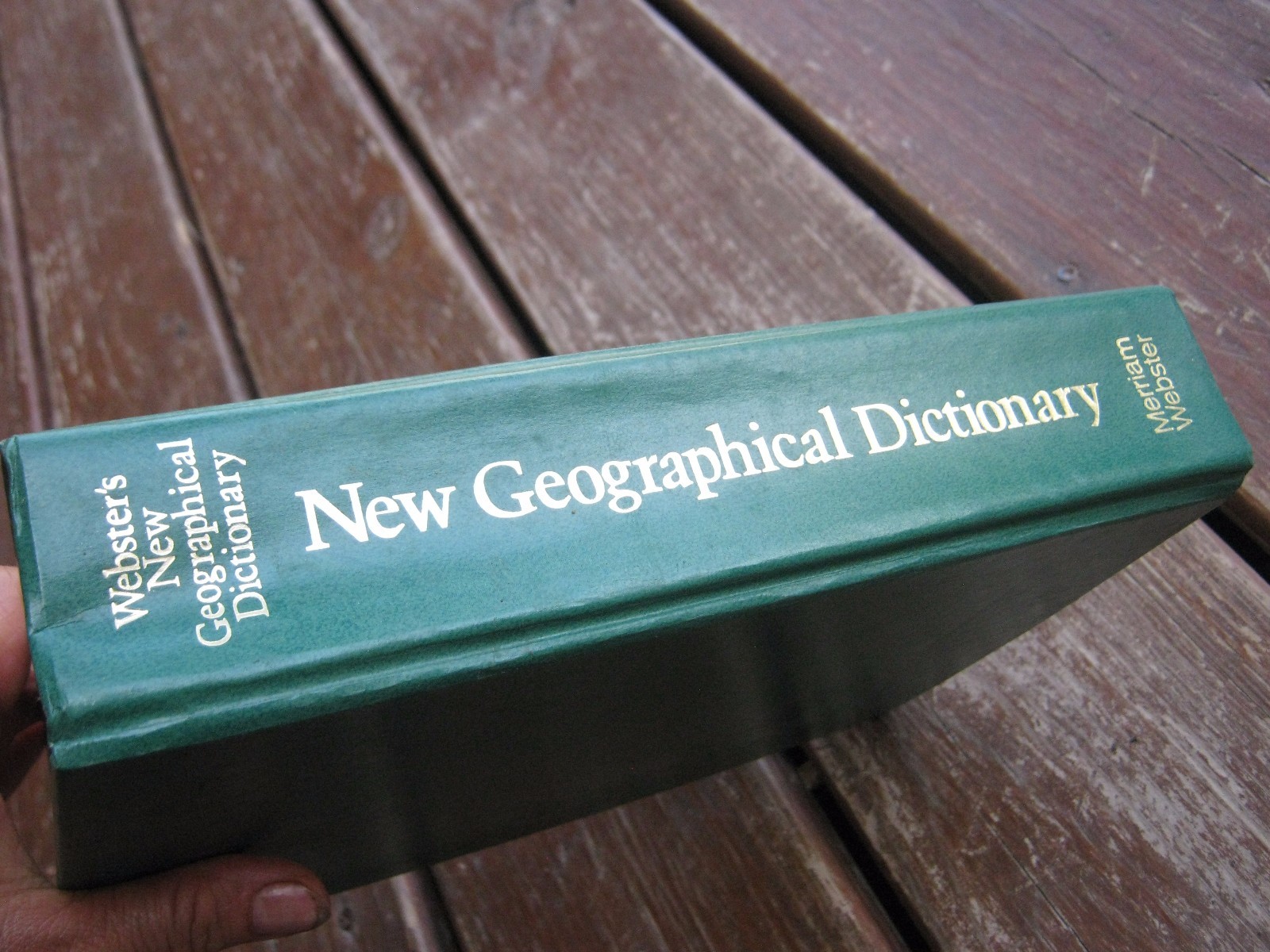 1984 Webster’s New Geographical Dictionary hardcover book 1376 pages