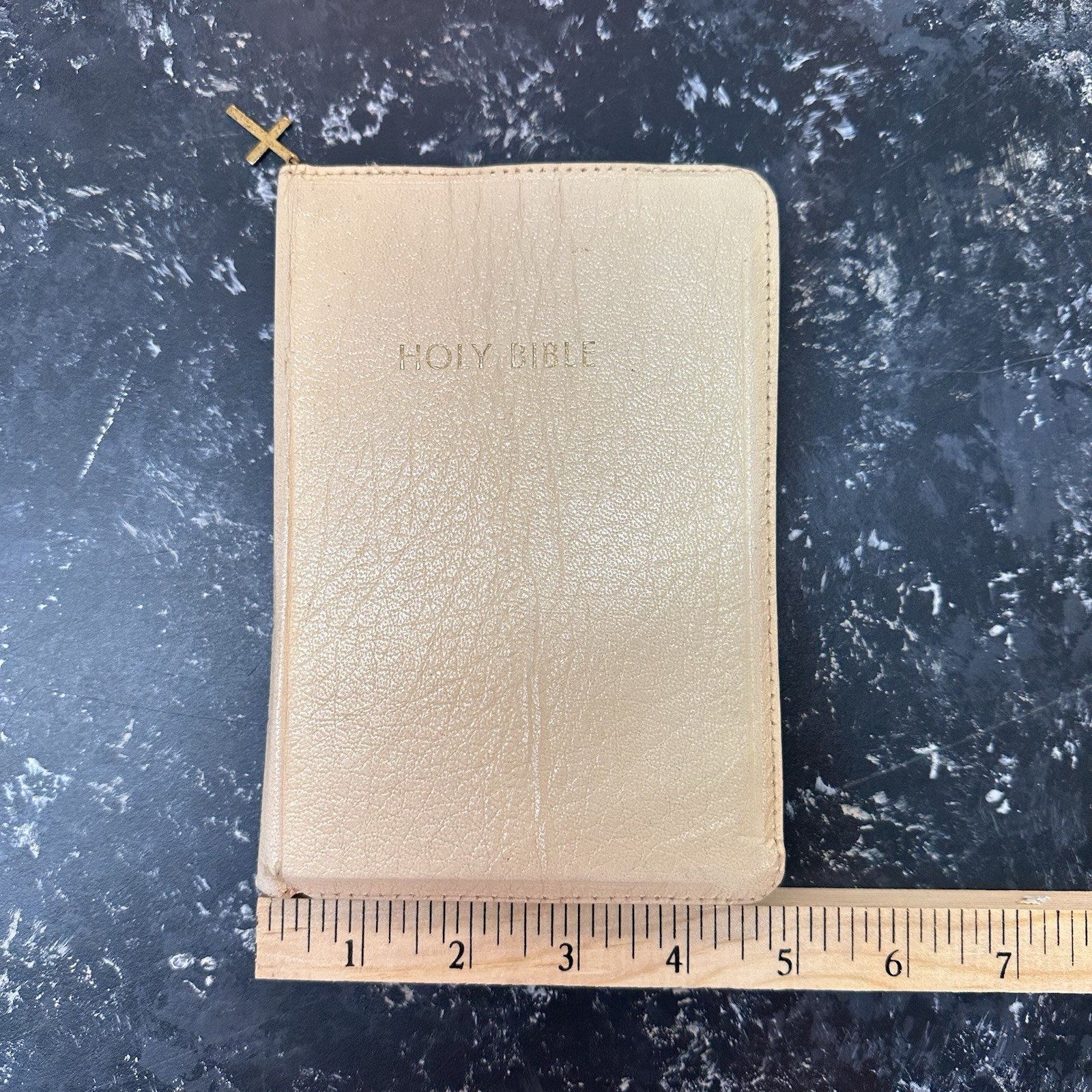 White KING JAMES VERSION HOLY BIBLE Red Letter by Thomas Nelson w/zipper Cross