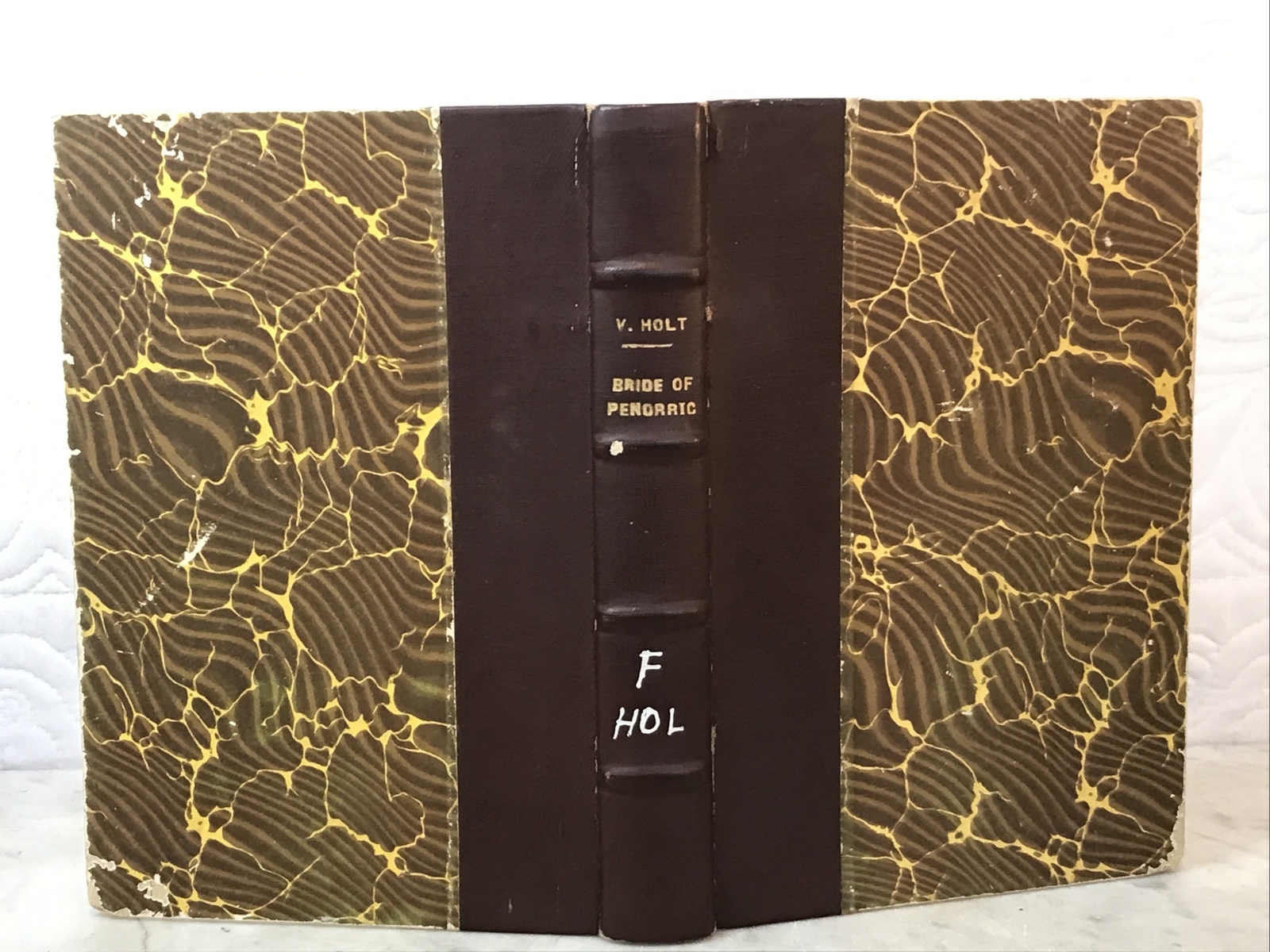 Vintage 1963 Bride of Pendorric by Victoria Holt Marbled Hardcover 1st edition