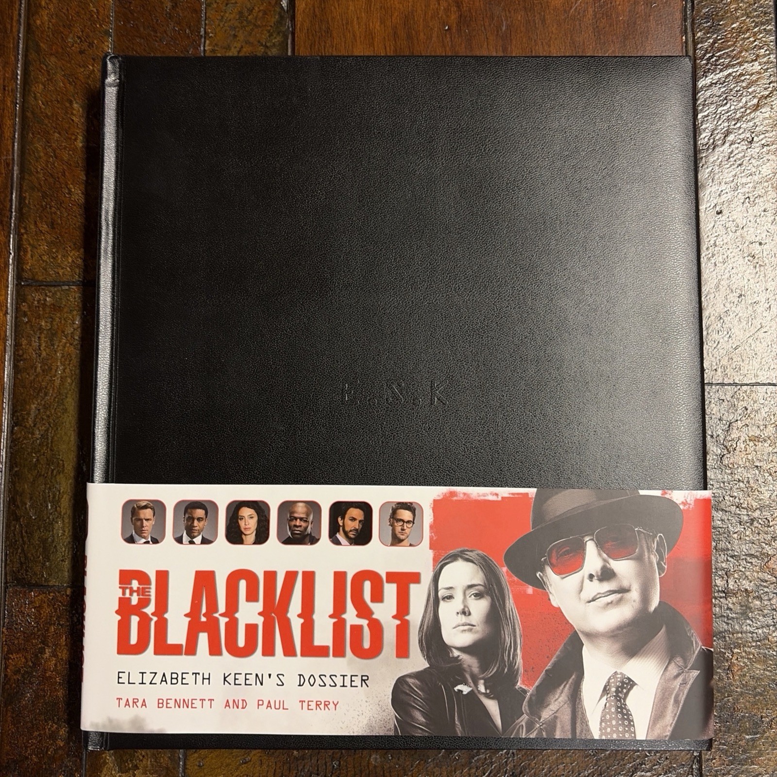 The Blacklist, Elizabeth Keen’s Dossier Hardcover Titan Books Bennett/Terry NEW