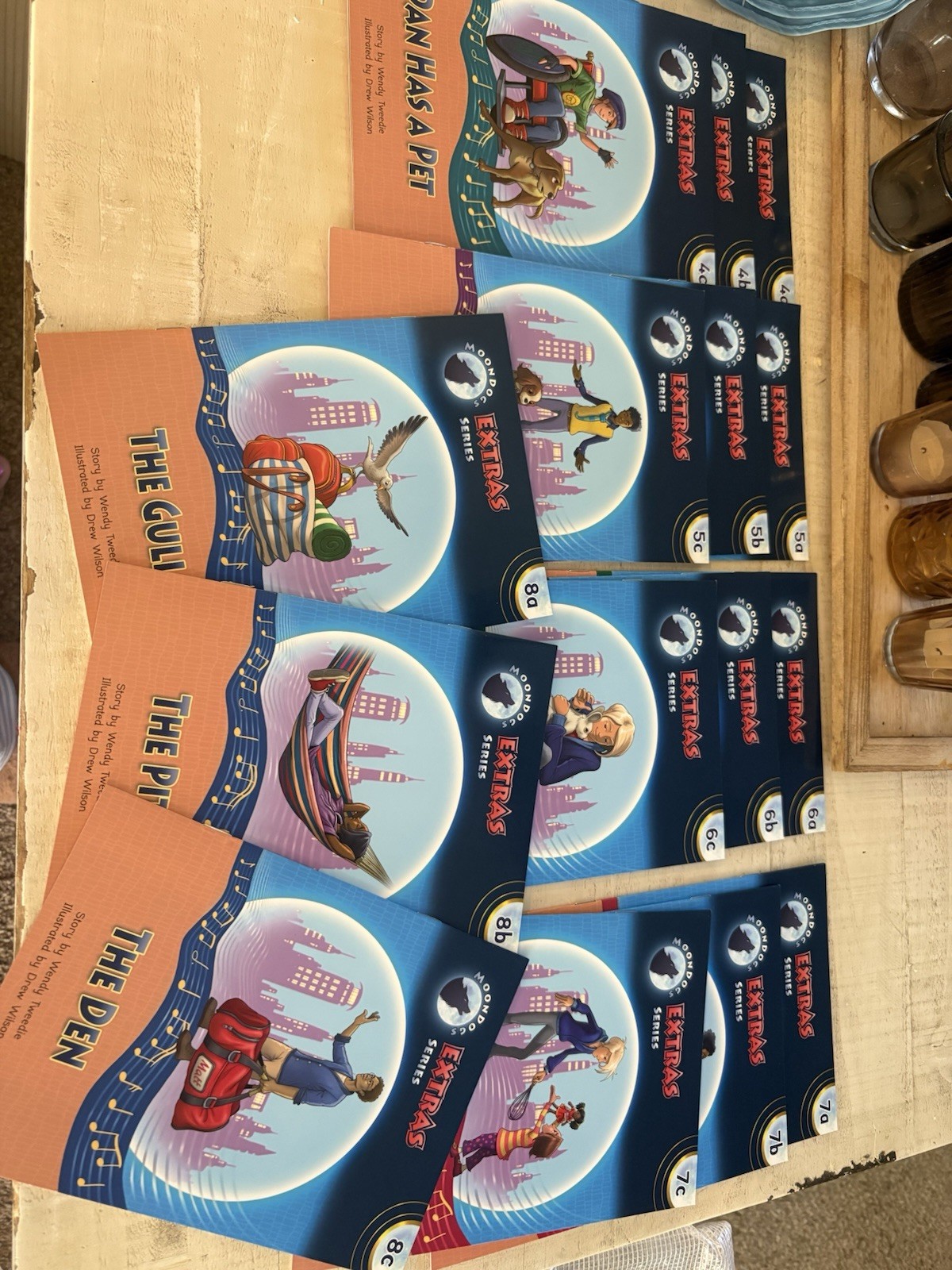 Phonics Decodable Readers & Workbook, Moon Dogs series, set 1 & Extras 32 Books