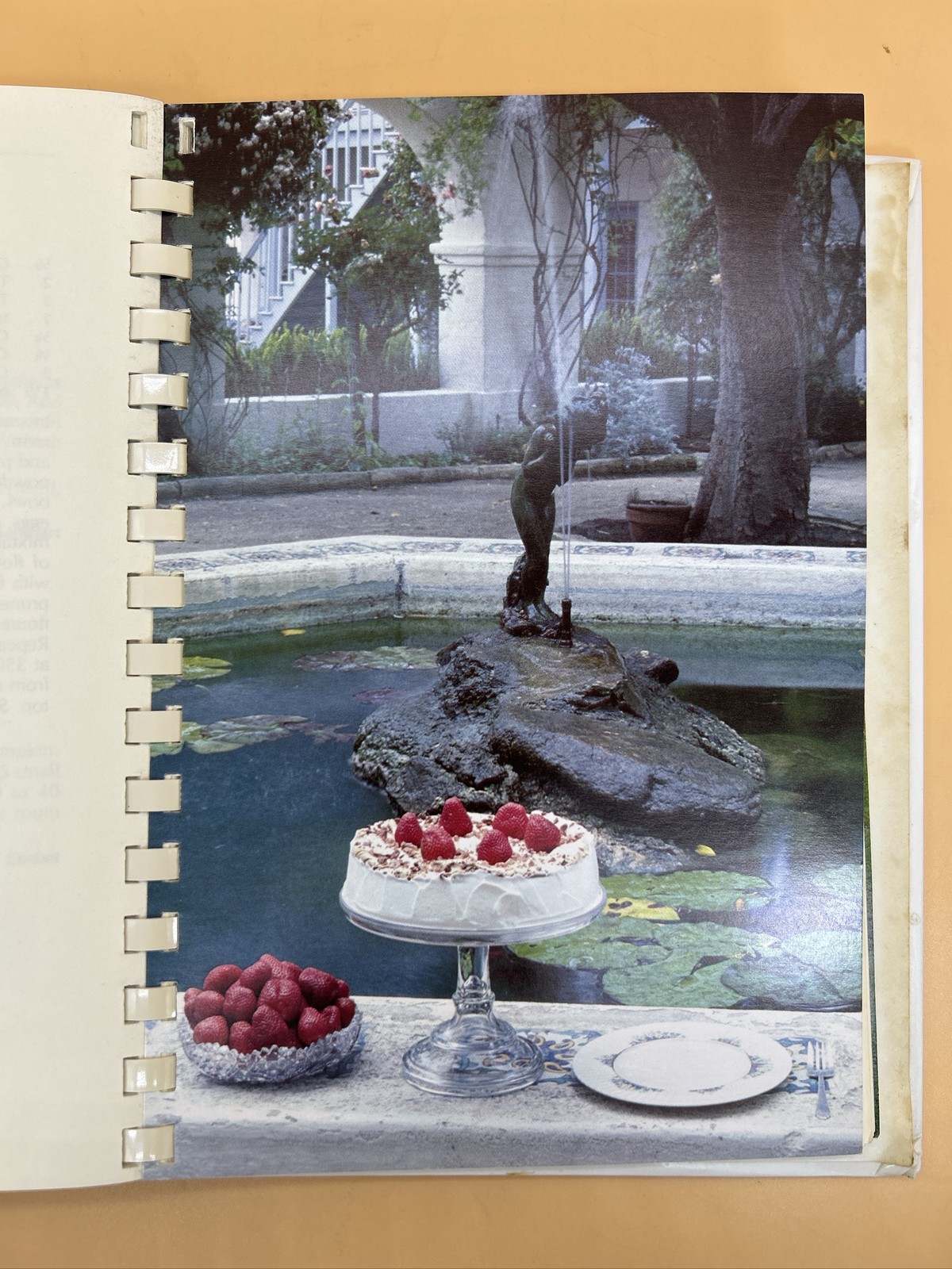 Old Capital COOKBOOK. Monterrey History & Art Association. CALIF 1989. Vintage.