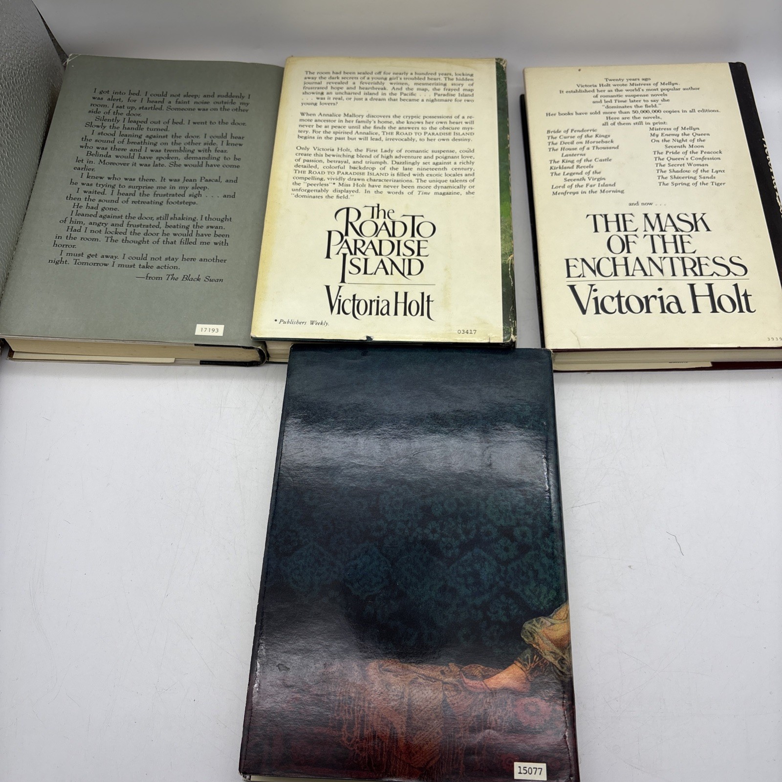 Lot of 4 Victoria Holt Hardcover Fawcett Crest 70s Romance Gothic Mystery