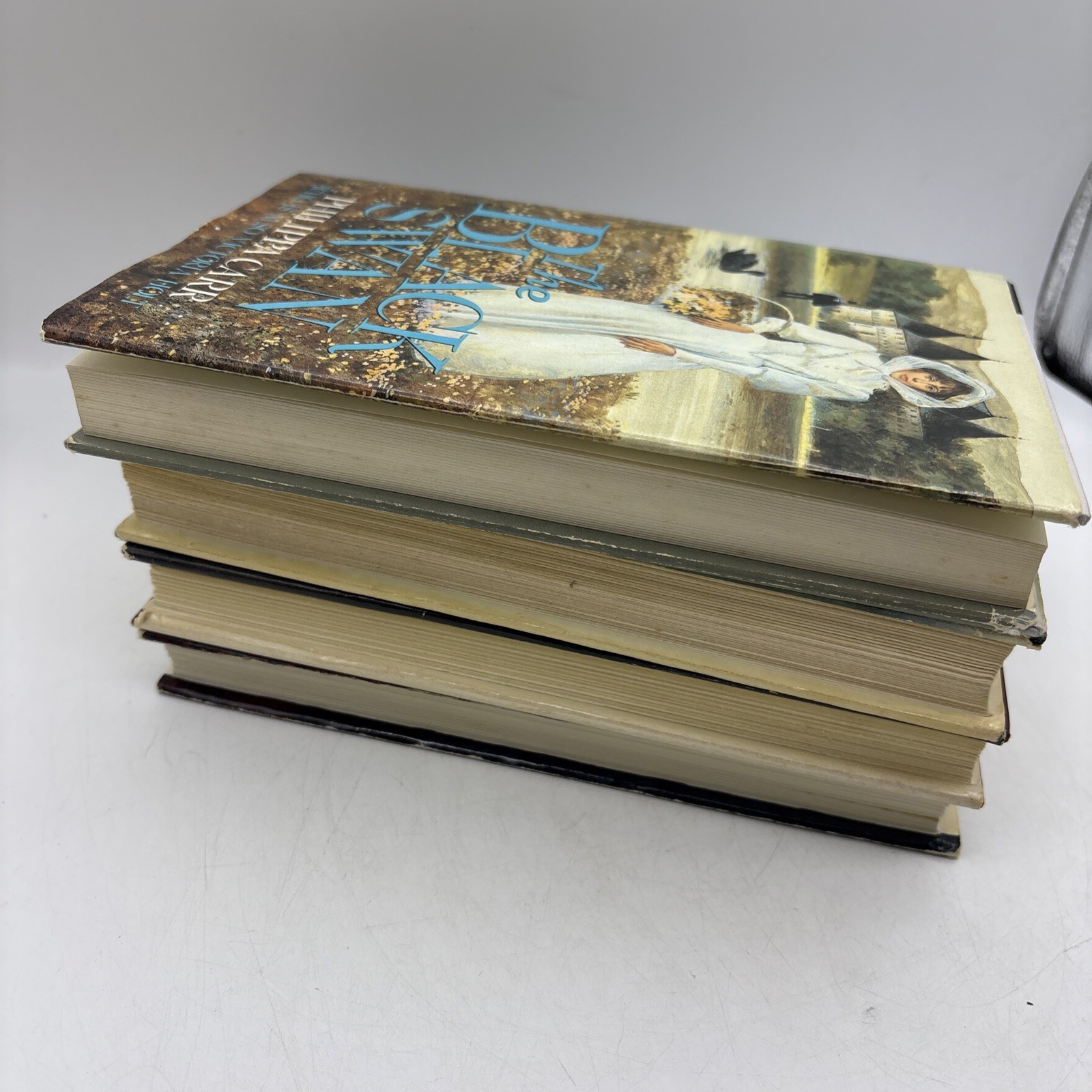 Lot of 4 Victoria Holt Hardcover Fawcett Crest 70s Romance Gothic Mystery