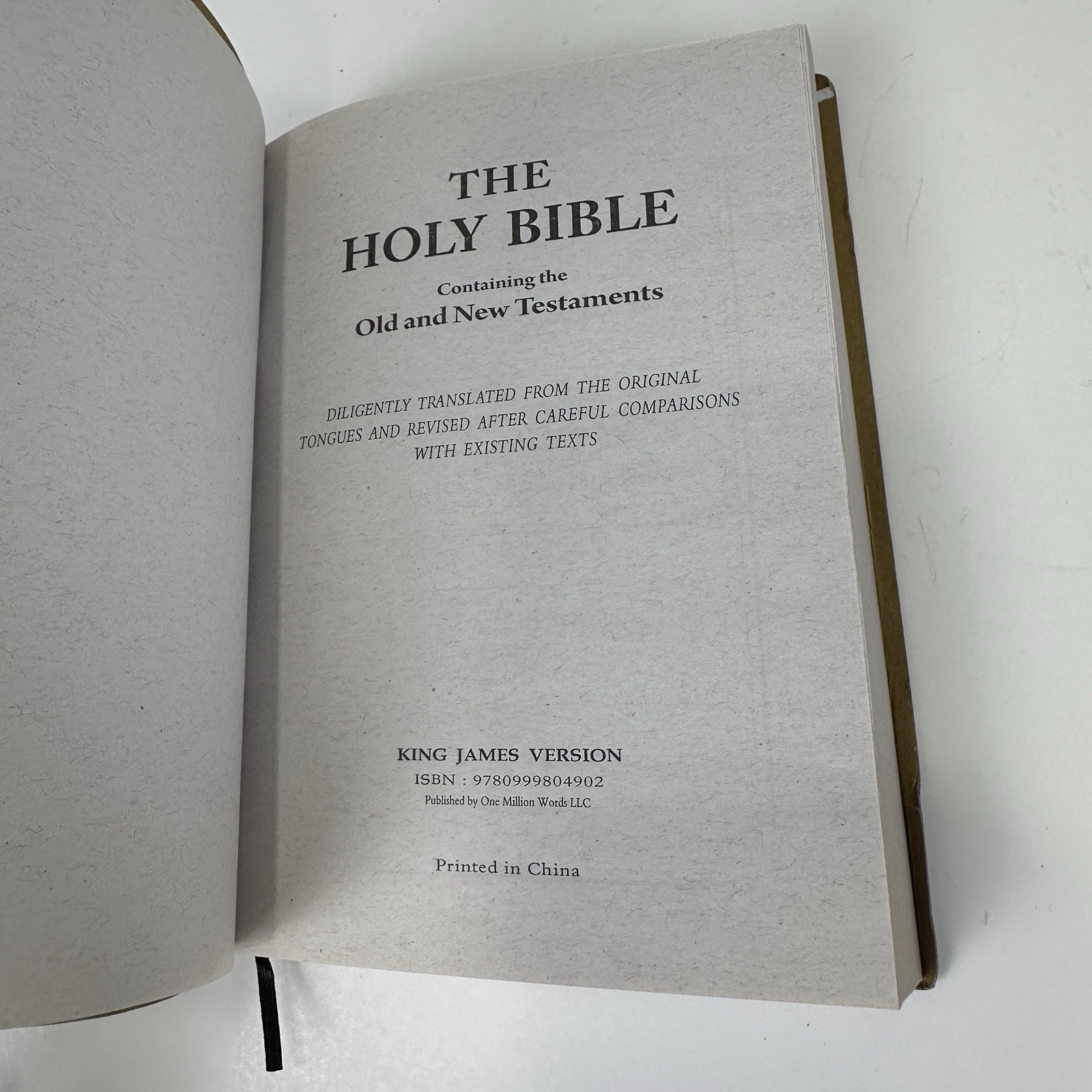 Holy Bible KJV Old And New Testaments Book Small 7.5 x 5.3 in Black Cover