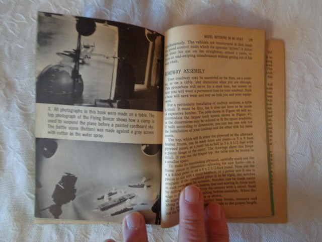 1961 Aurora Complete Book of Plastic Model Kits – Dell 1st Edition