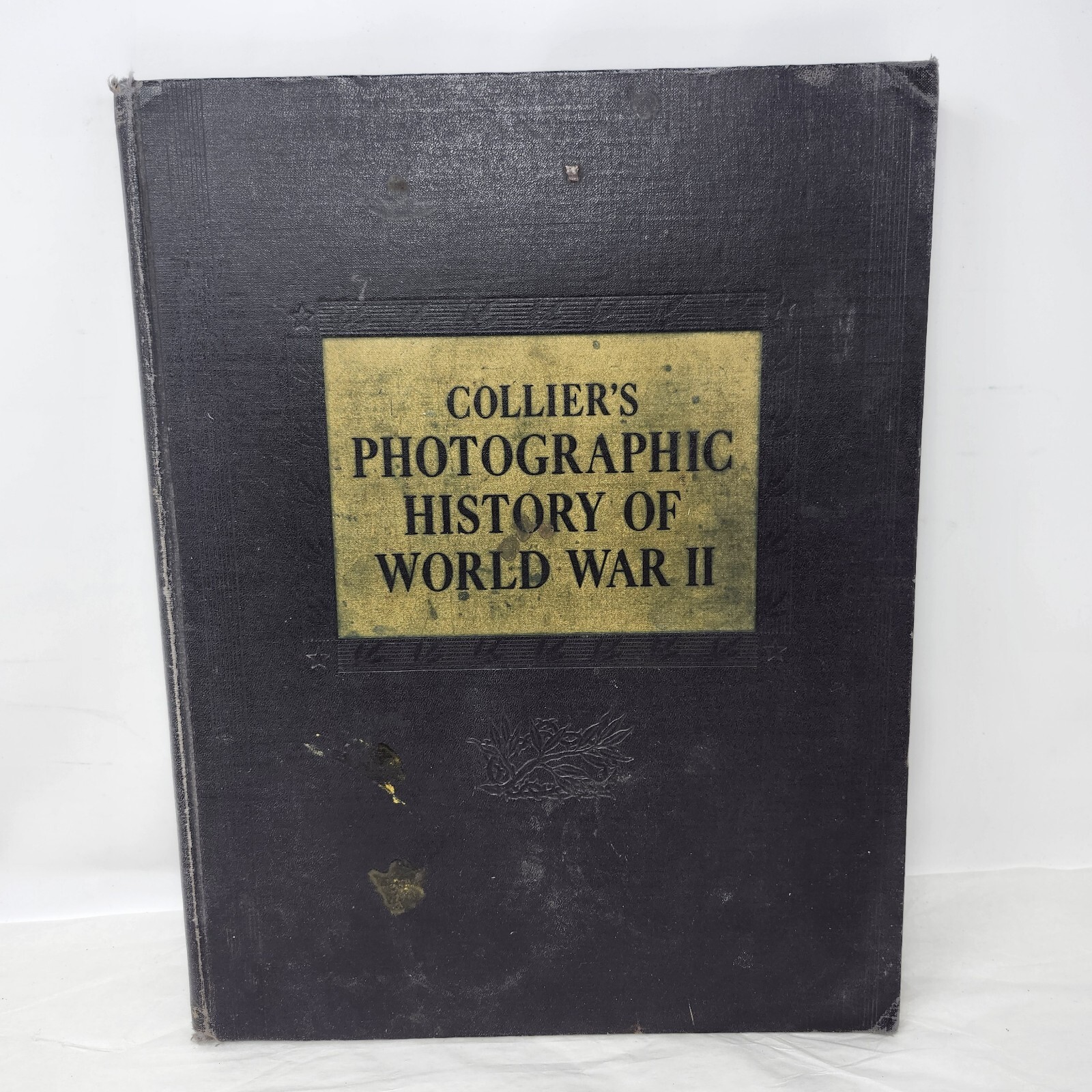 1946 Colliers Photographic History of World War II, 272 pages