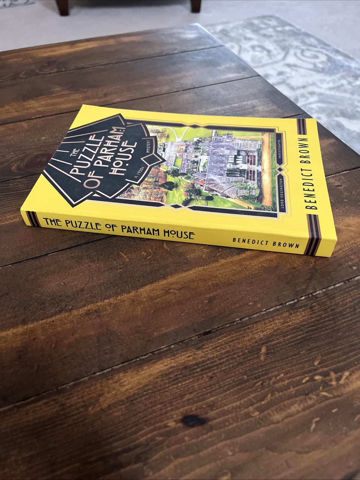 The Puzzle of Parham House: A 1920s Mystery (Lord Edgington Investigates)