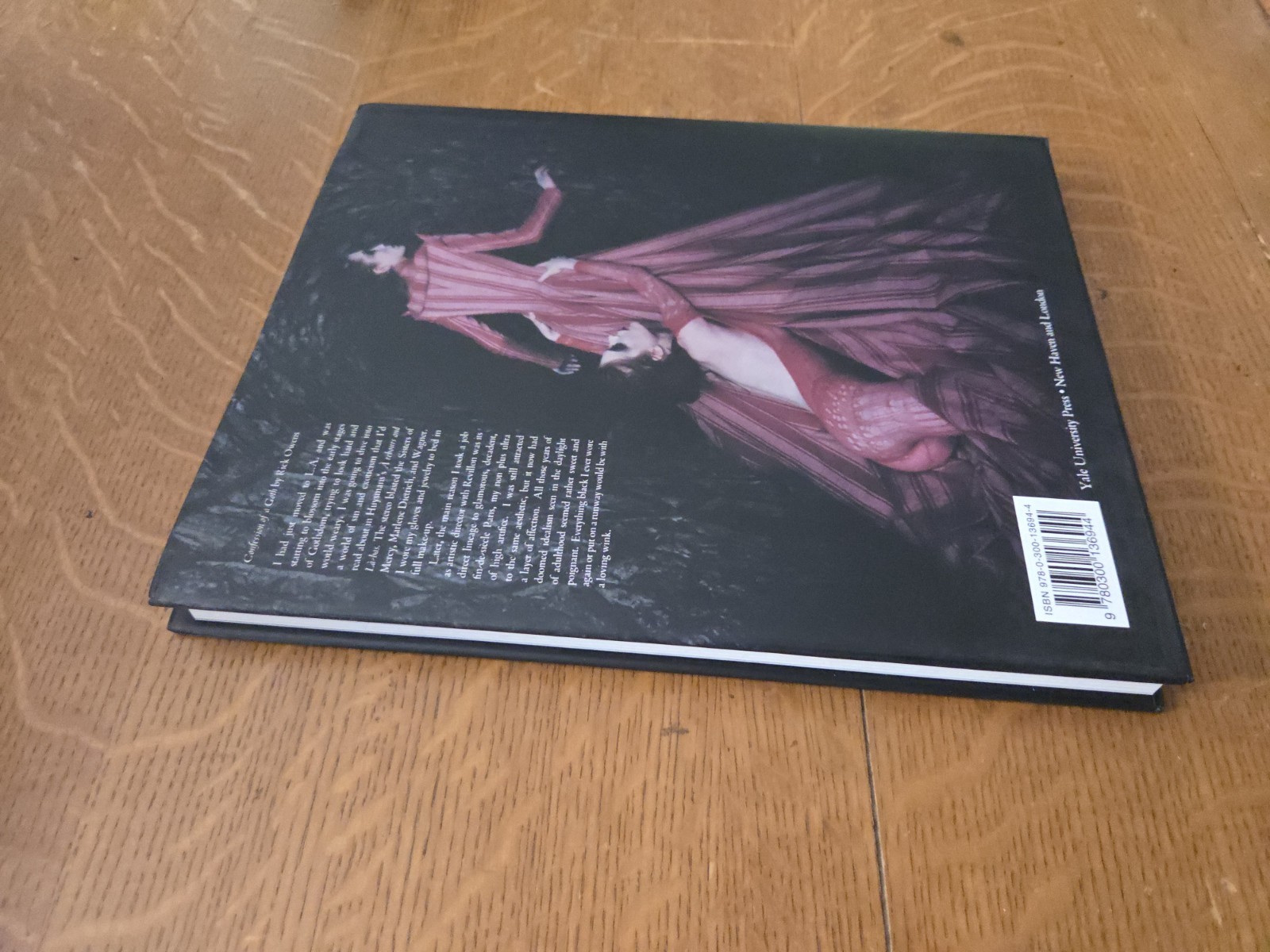 Gothic : Dark Glamour by Valerie Steele, Patricia Mears and Jennifer Park 1st HC