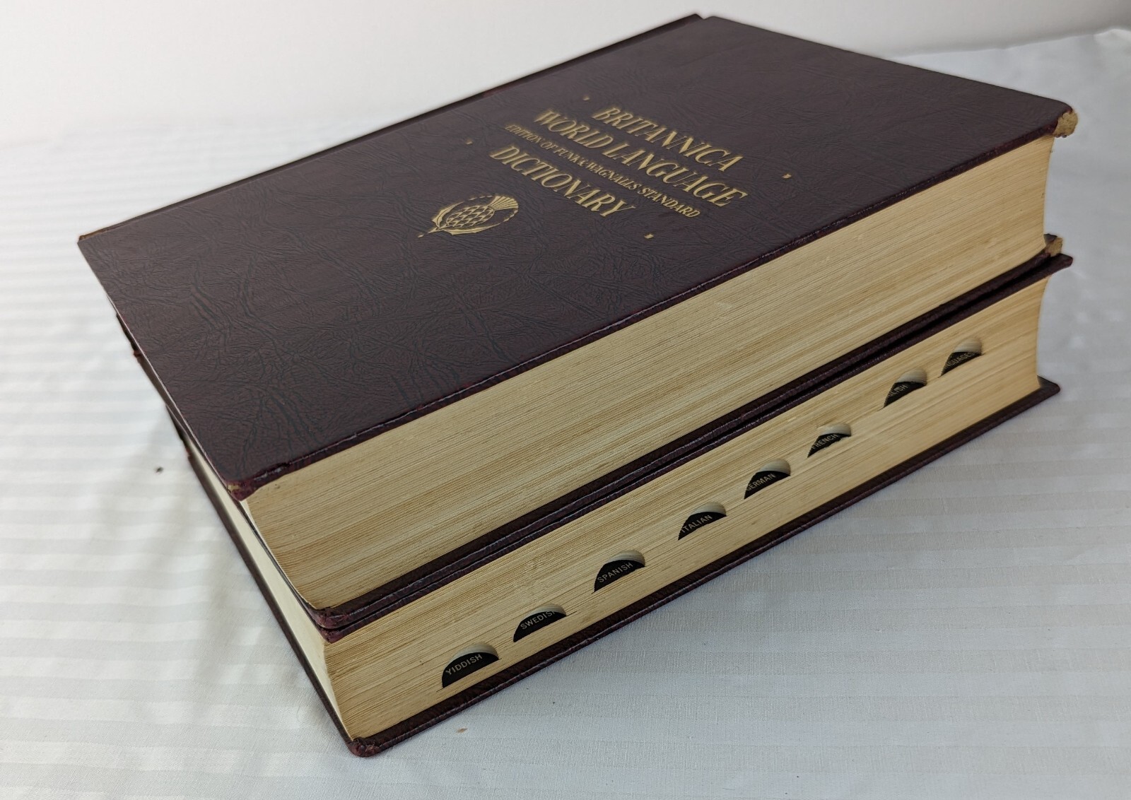 1964 Britannica World Language International Edition Funk Standard Dictionary