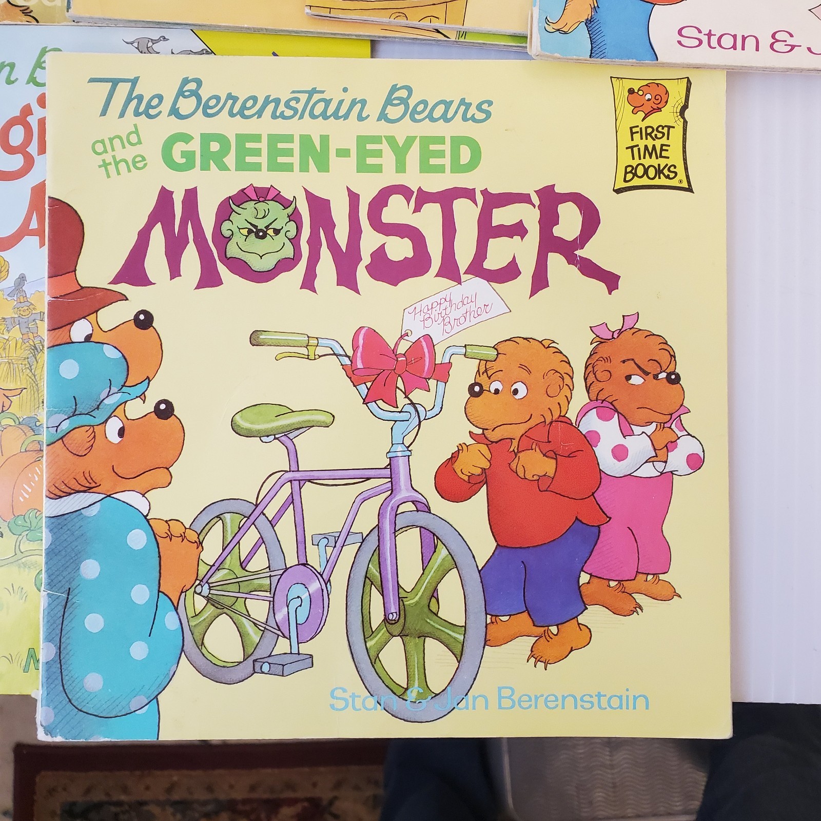 Lot of 17 Berenstain Bears Books by Stan and Jan Berenstain ~ Chapter & Picture