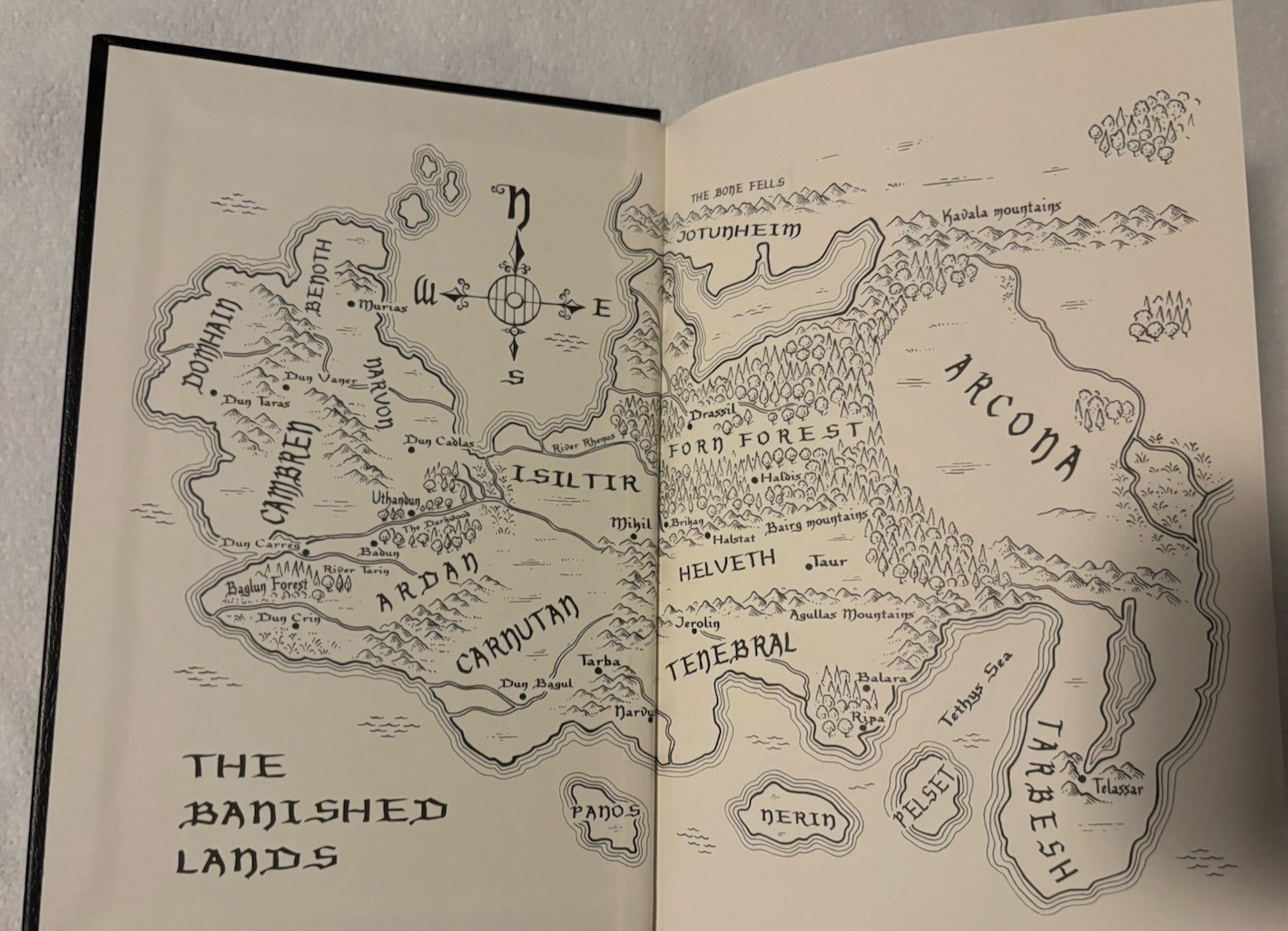 Valor – Grim Oak Press – SIGNED & NUMBERED Slipcase John Gwynne Limited Edition