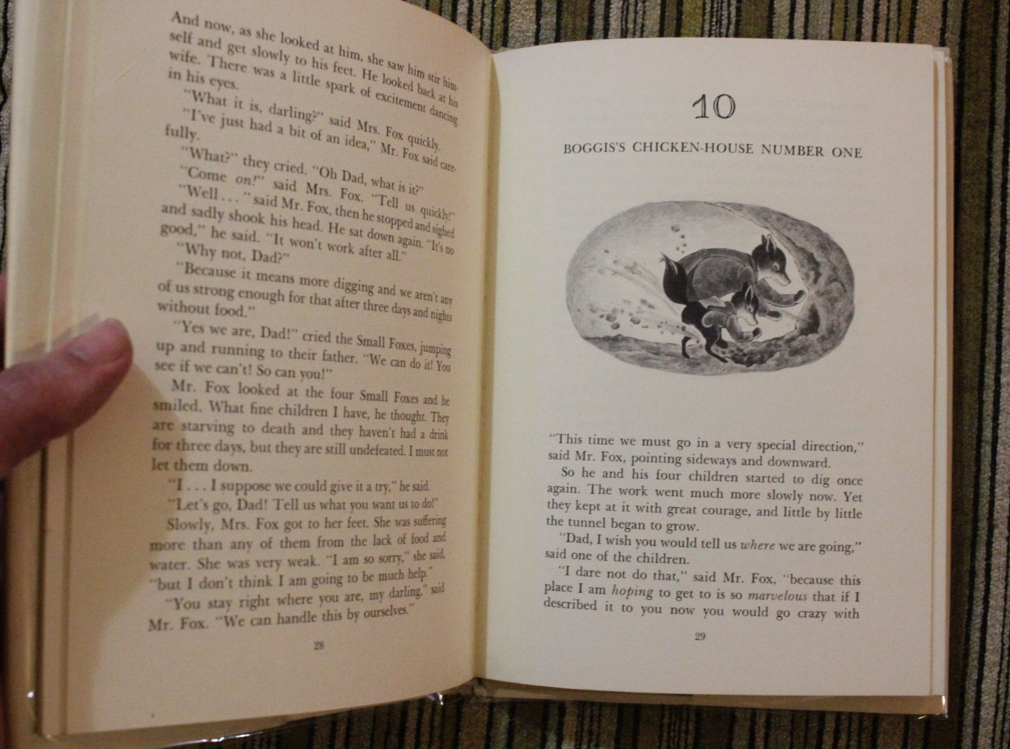 Fantastic Mr. Fox by Roald Dahl Hardcover w/ Dust Jacket 1970 Early Printing