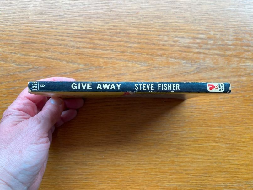 Steve Fisher Giveaway 1st US paperback ed Bantam # 1376 Near Fine