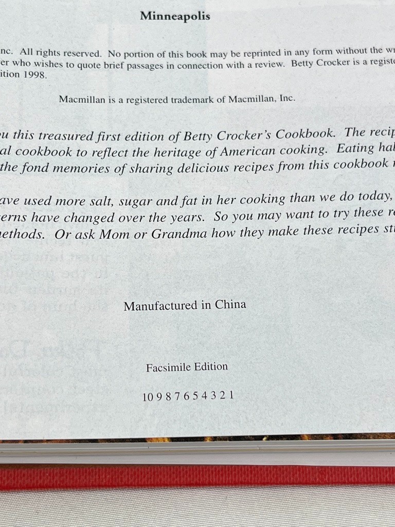 BETTY CROCKER’S Picture Cook Book 1998 Facsimile Ring Binder Cookbook HC Retro