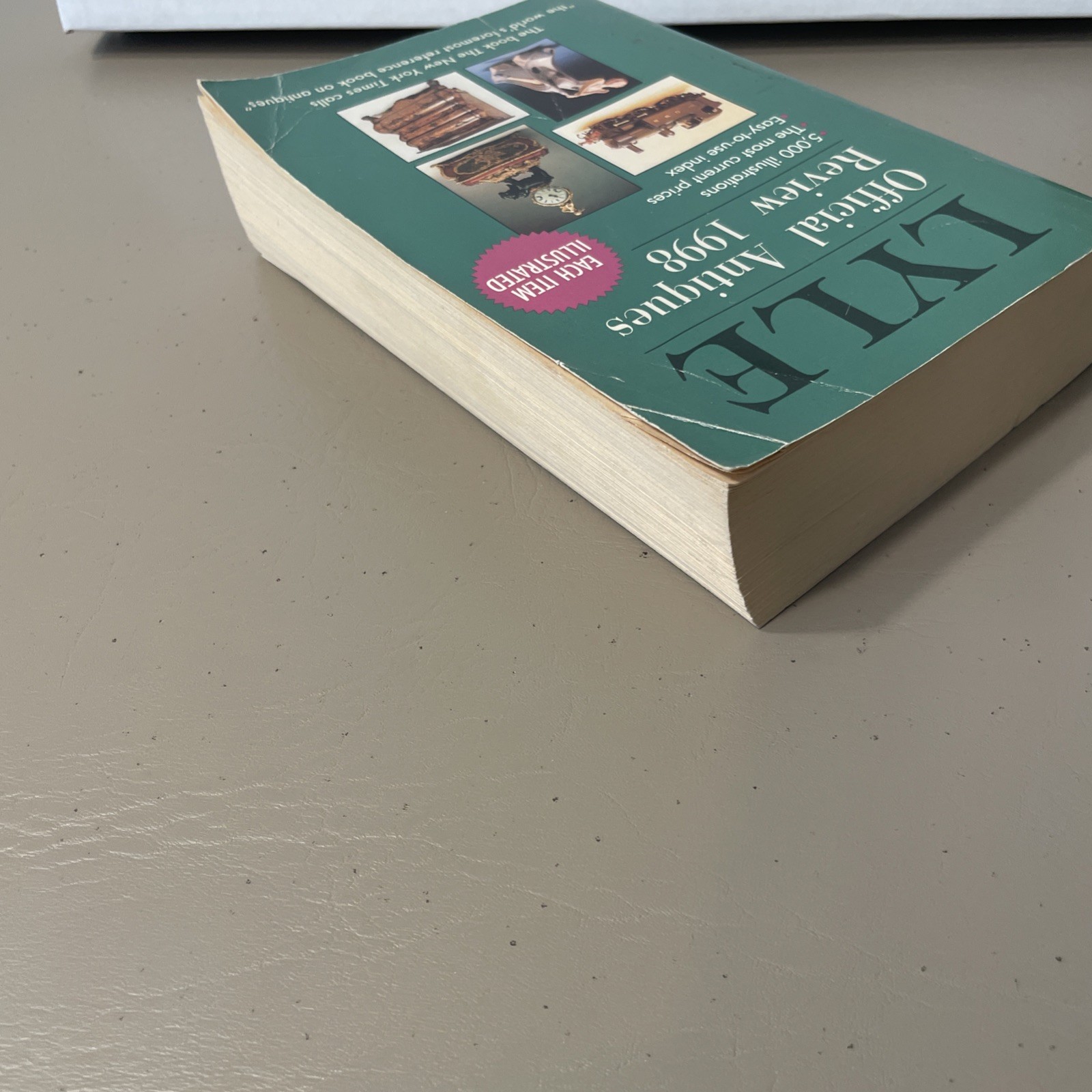 Lyle Official Antiques Review 1998, Paperback, 672 Pages