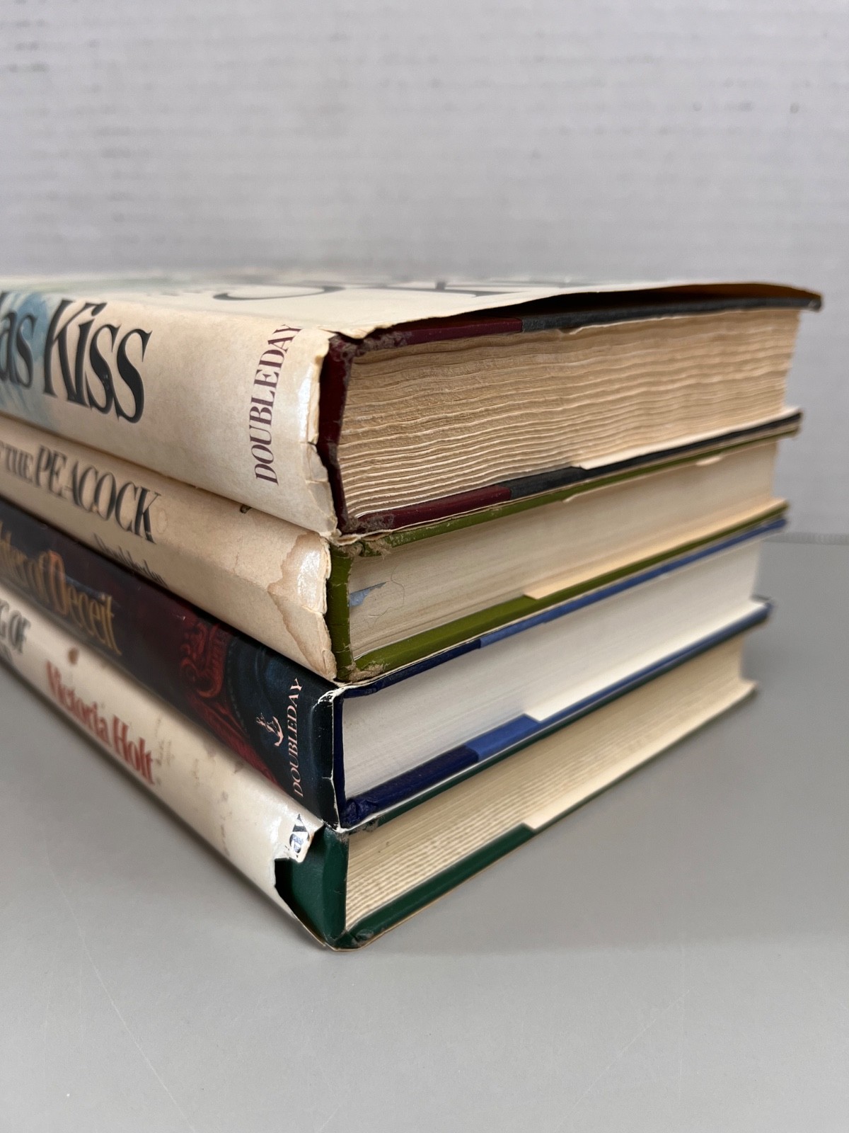 Victoria Holt Lot of 4 Hardcover (See Photos for Titles)