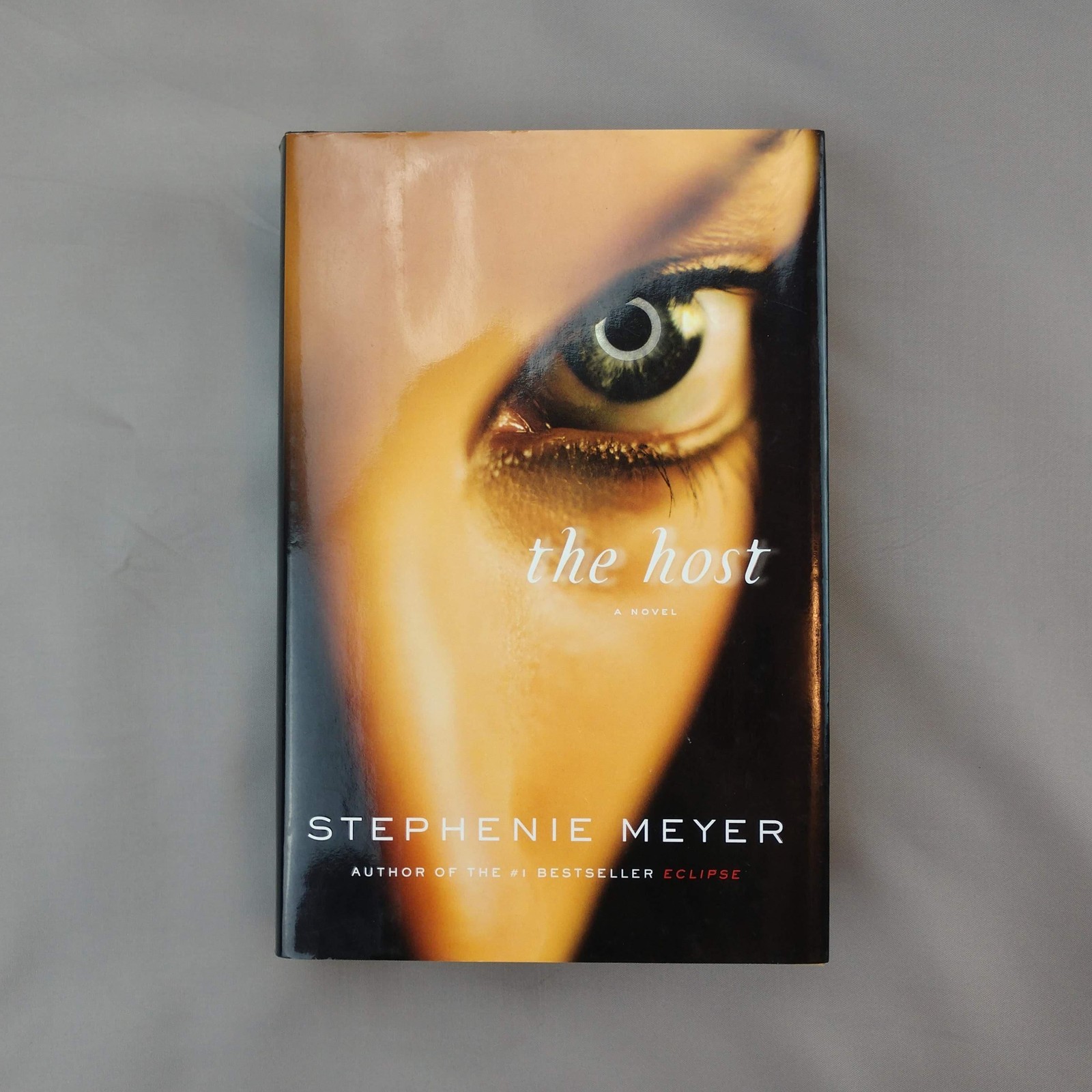 The Host Stephenie Meyer Little Brown Black HC Sci-Fi Fantasy Novel Adult