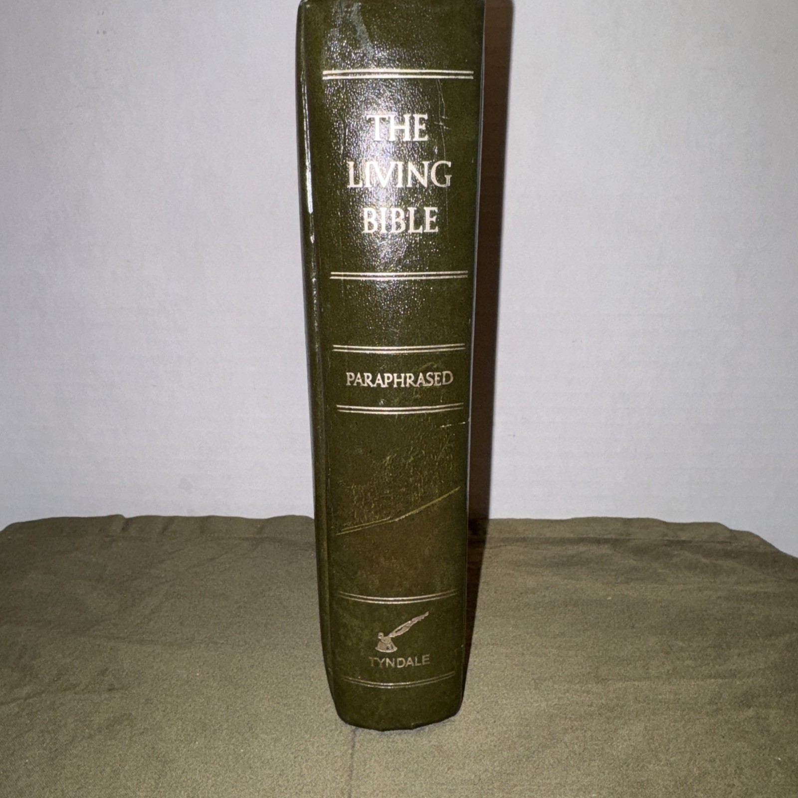 The Living Bible Paraphrased TYNDALE (1971, Hardcover) Dark Green 1st Edition