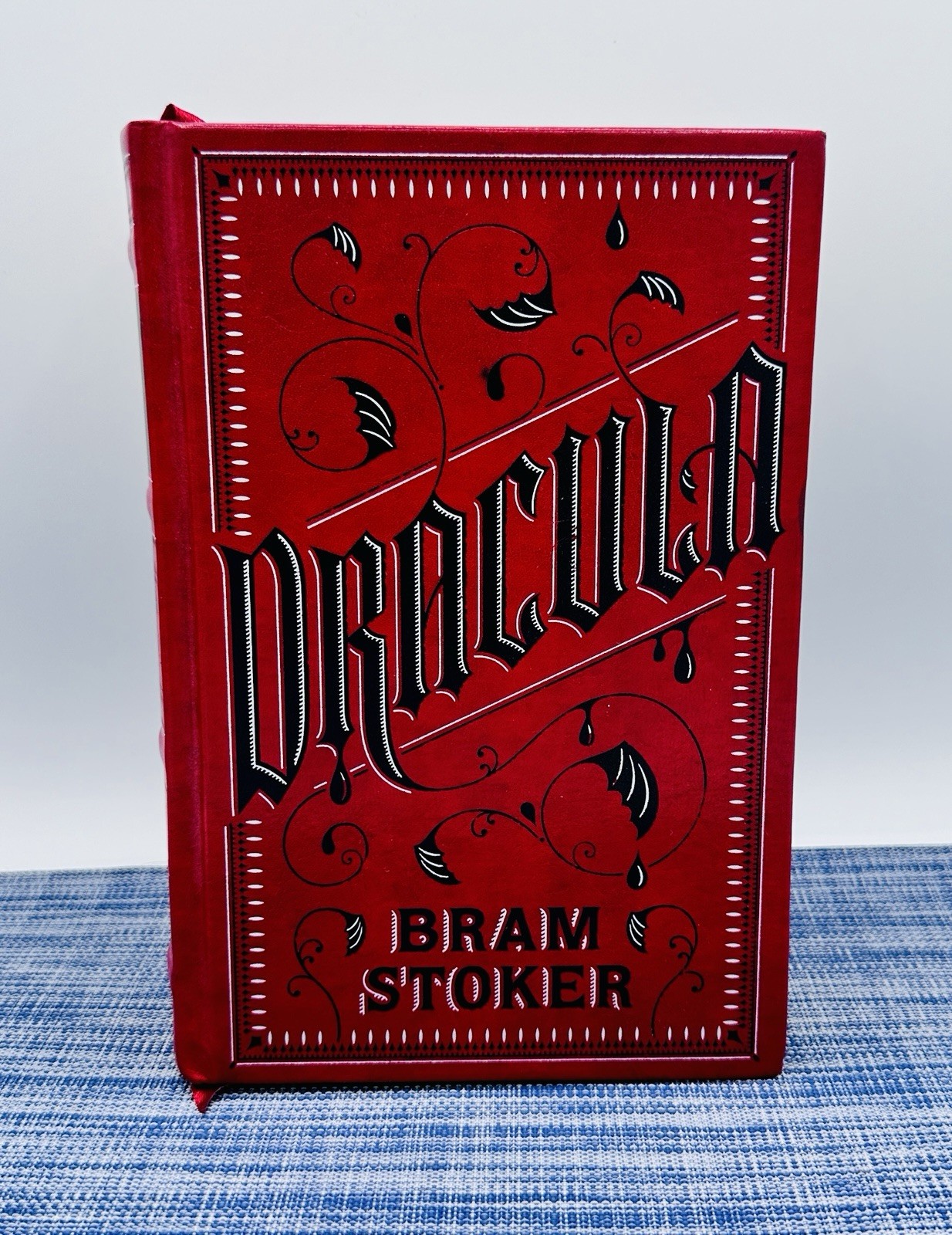 Dracula by Bram Stoker Flexi Bound 2011 Red Faux Leather Edition
