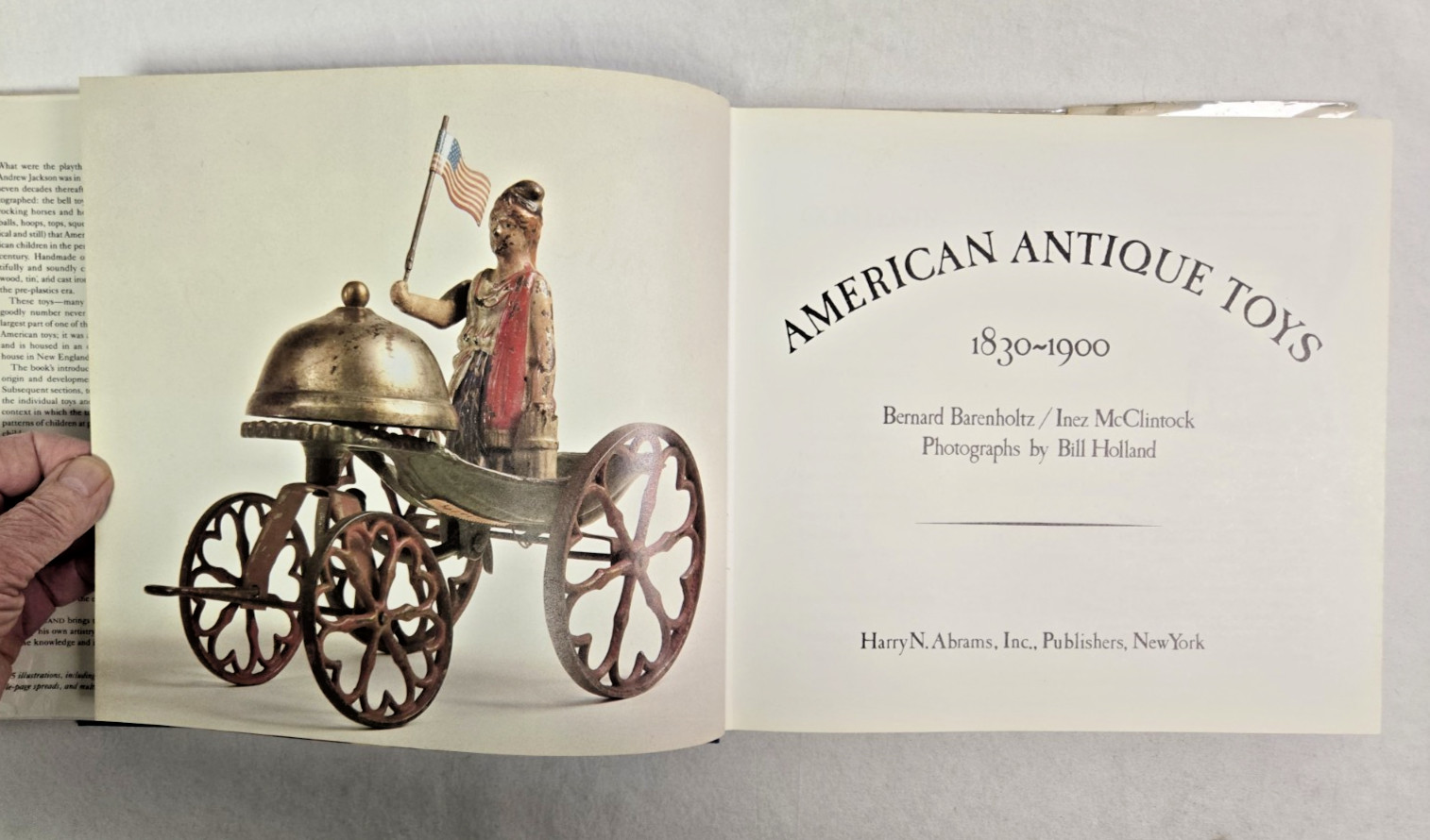 Beautiful Large Coffee Table Book “American Antique Toys” 282 Pages Near Mint