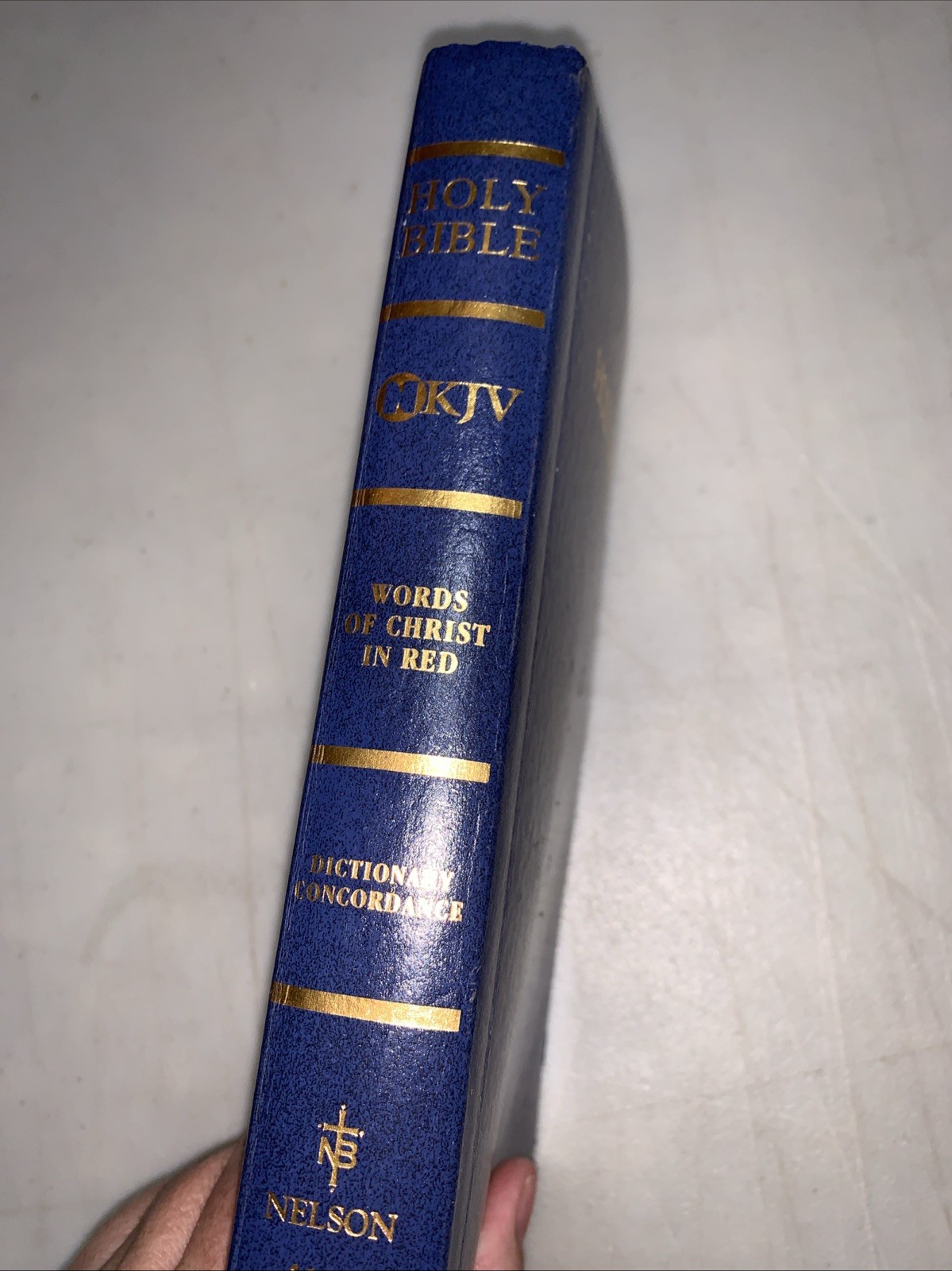 BIBLE HOLY BIBLE THOMAS NELSON 412B CHRIST RED LETTER 654 PAGES NKJV