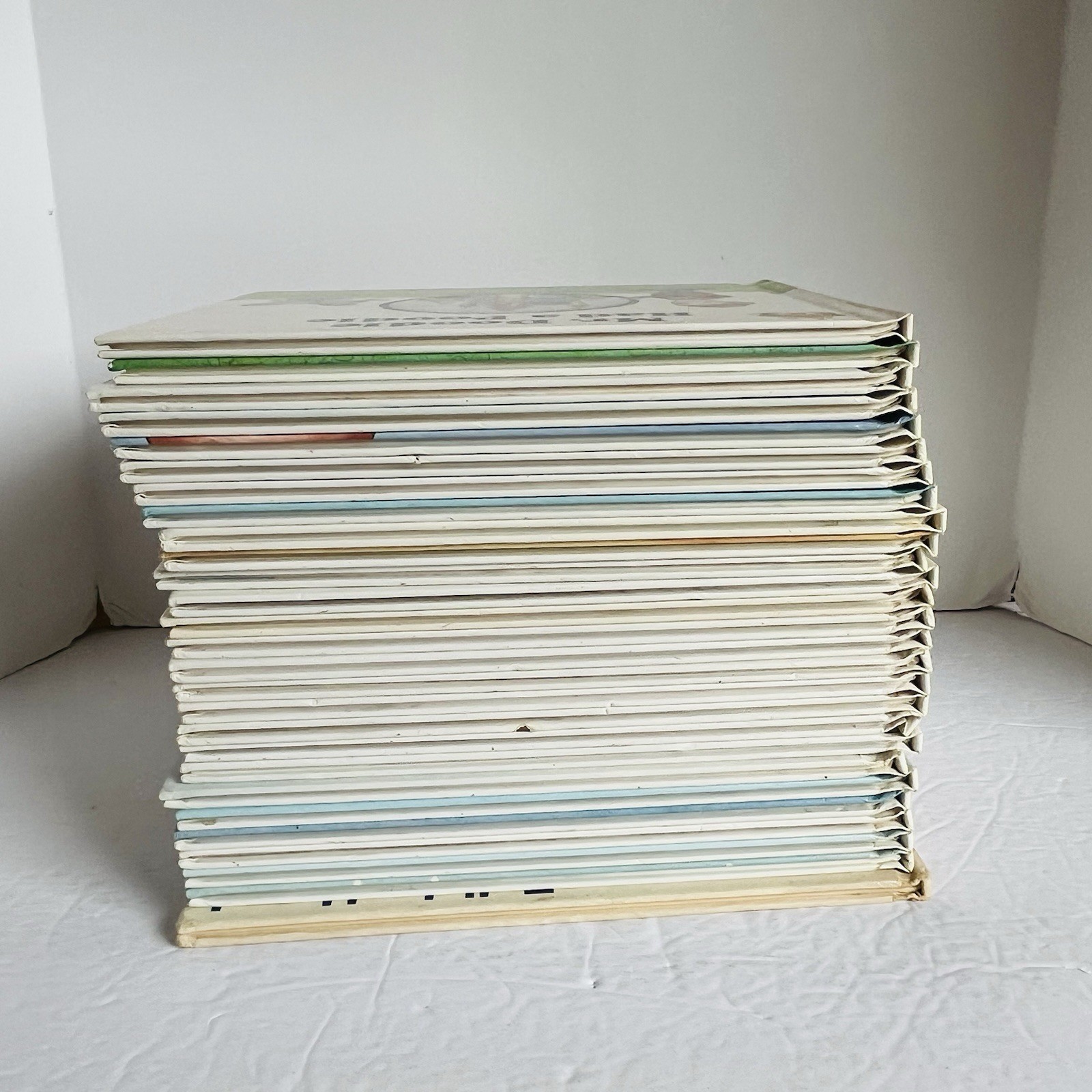 Lot of 27 Magic Castle Readers Moncure Child’s World Children Near Complete Set