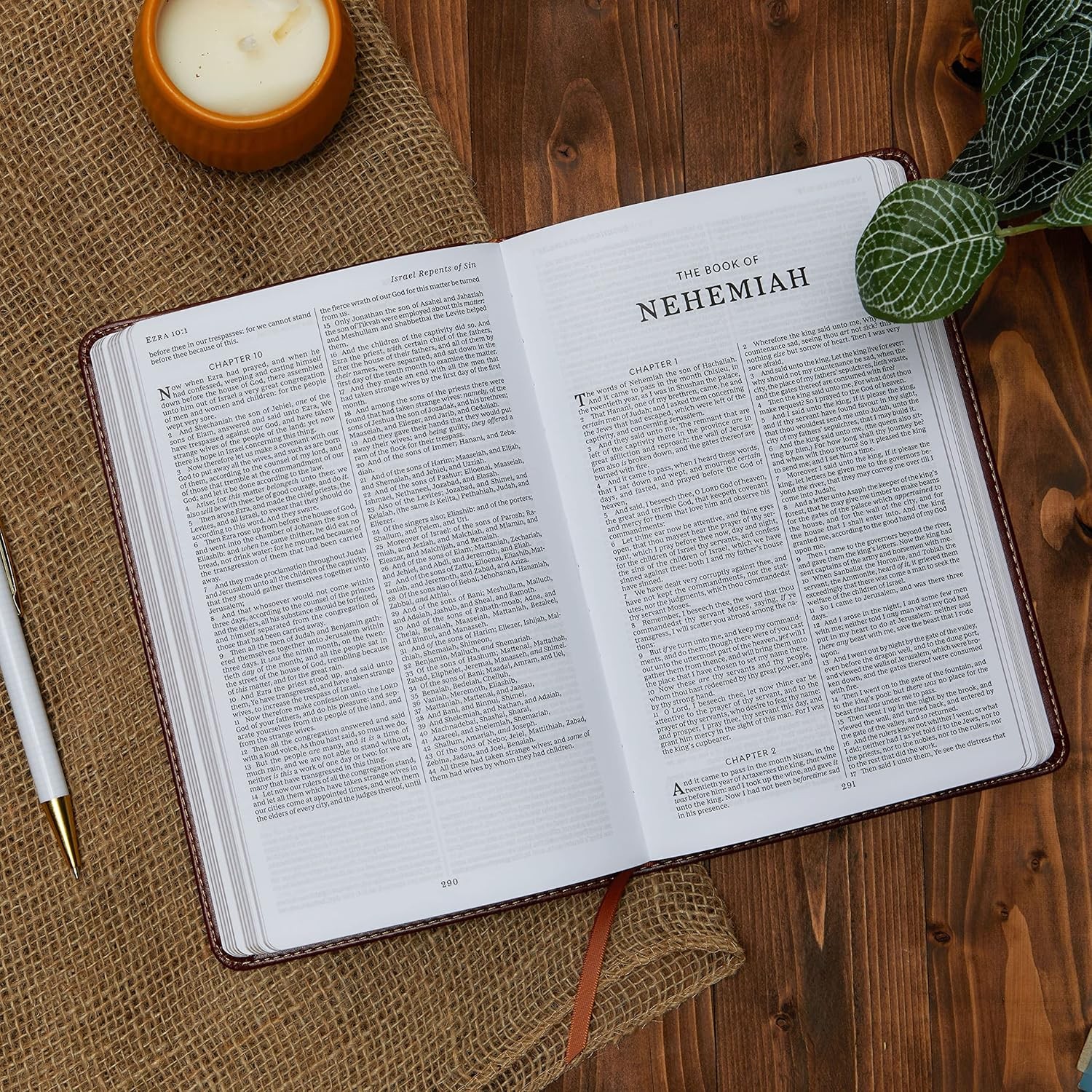KJV Holy Bible: Black Leather-Look, Red Letter, Comfort Print Edition
