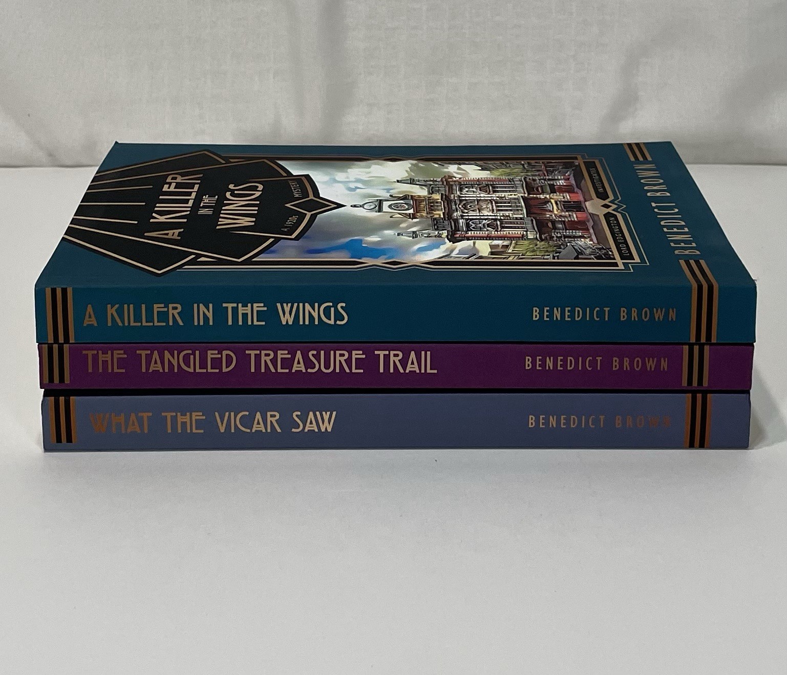 BENEDICT BROWN Lord Edgington Investigates Lot Of 3 – Tangled Treasure Trail