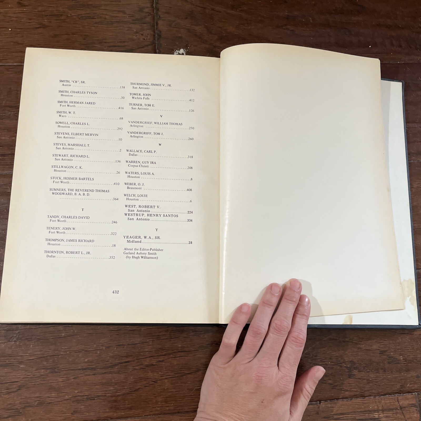 Men of Achievement in Texas by Garland A. Smith, Editor 1972 hardcover 432 pages