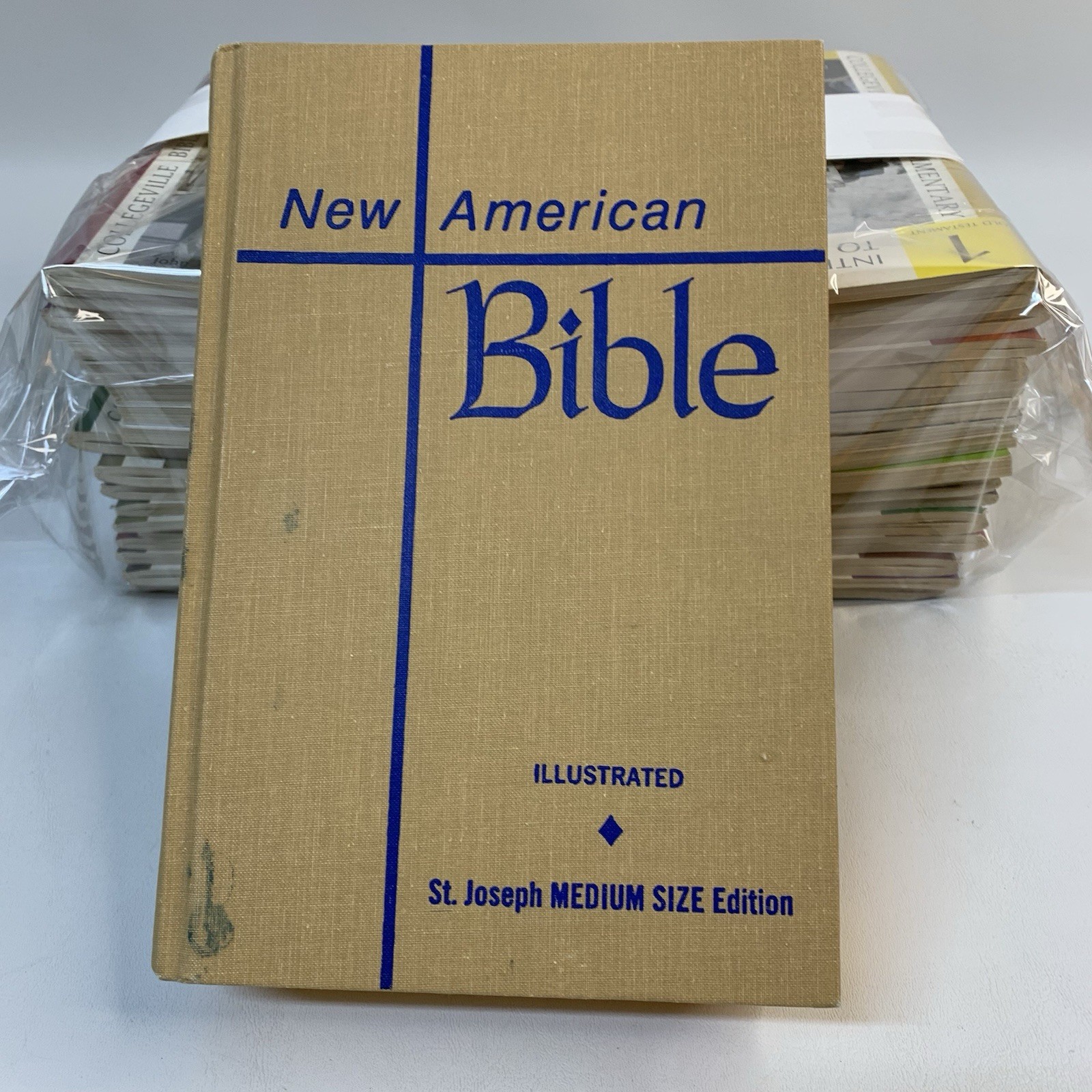 Collegeville Bible Comm. 1983 New/ Old Testament 36 Books+ New American Bible 86