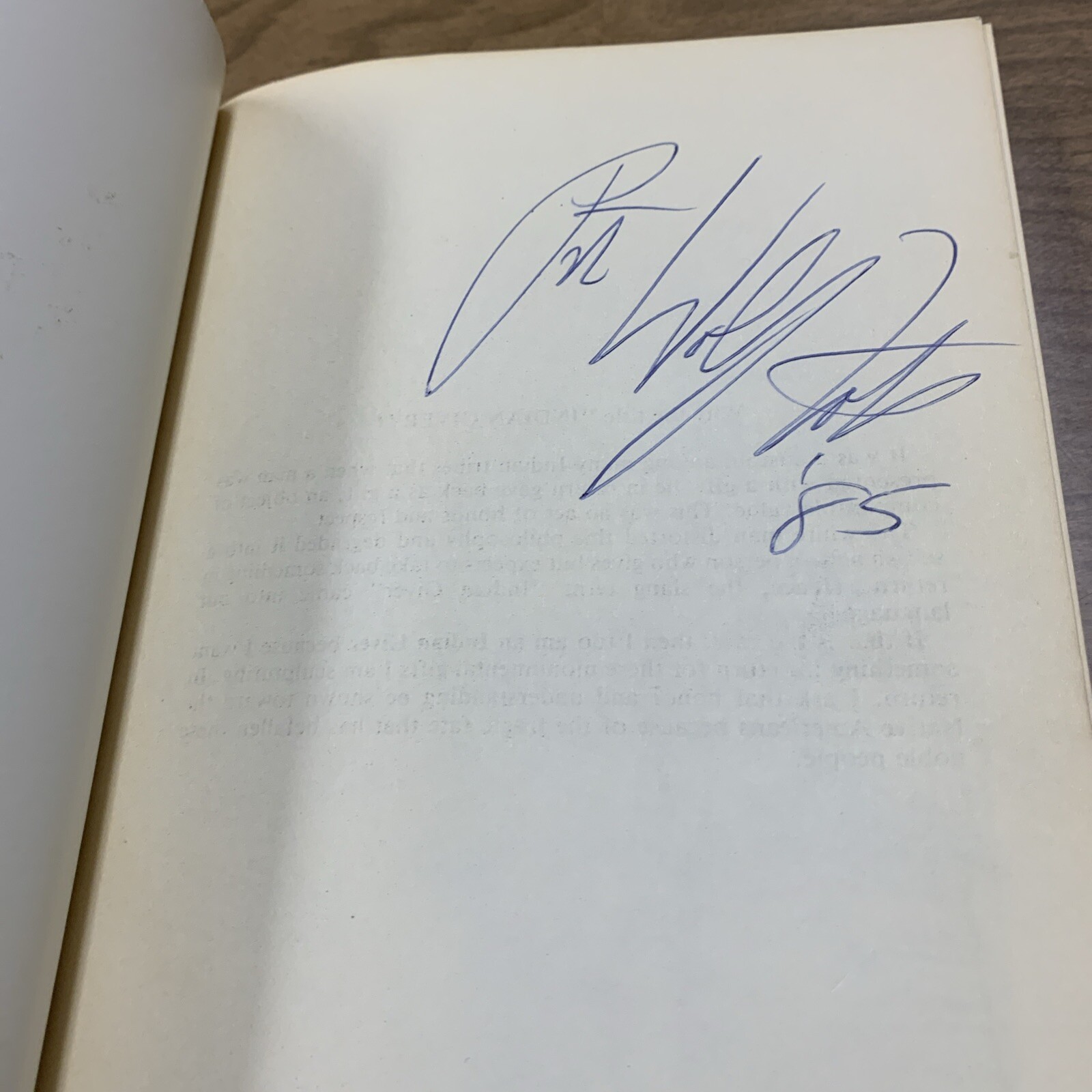 Indian Giver Signed by Peter Wolf Toth Native American Wood Sculptures 1983 Book