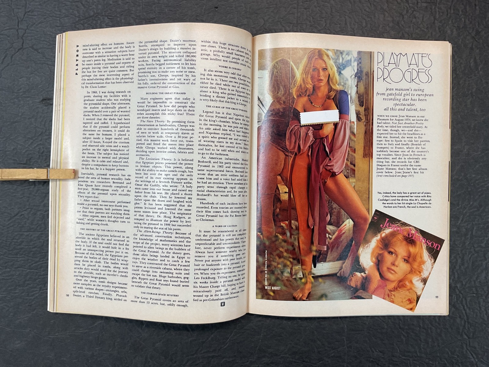 Playboy Magazine September 1977 College Girls of the Big Ten Centerfold Solid
