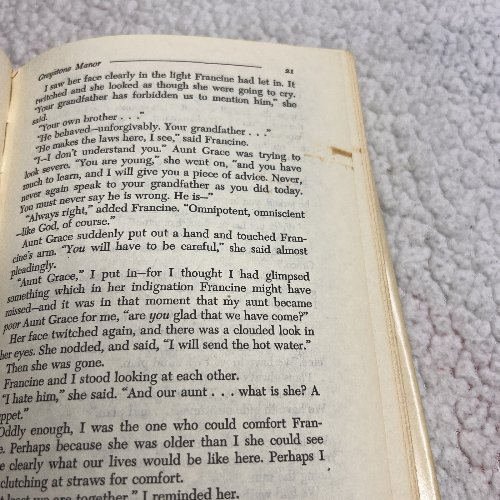 The Judas Kiss Hardcover Victoria Holt Historical Romance Gothic Suspense VTG