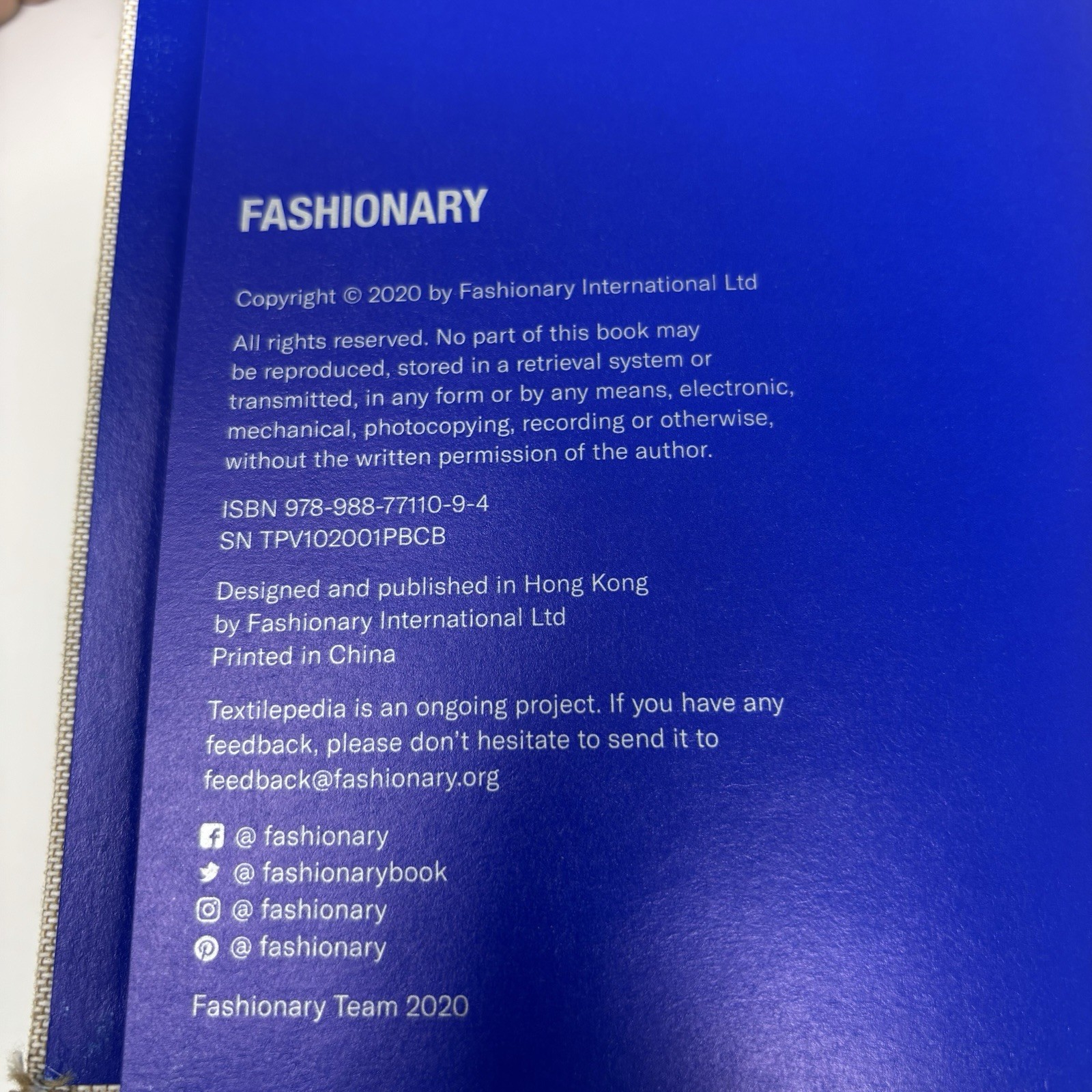 Textilepedia The Complete Fabric Guide Fashionary 2020 Hardcover Fabric