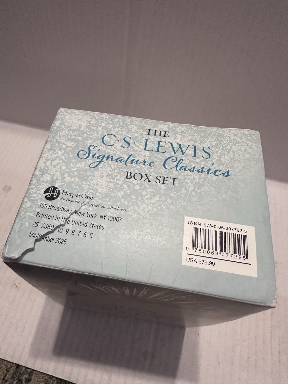The C. S. Lewis Signature Classics Set 8 Book Box Set & Journal – Never read