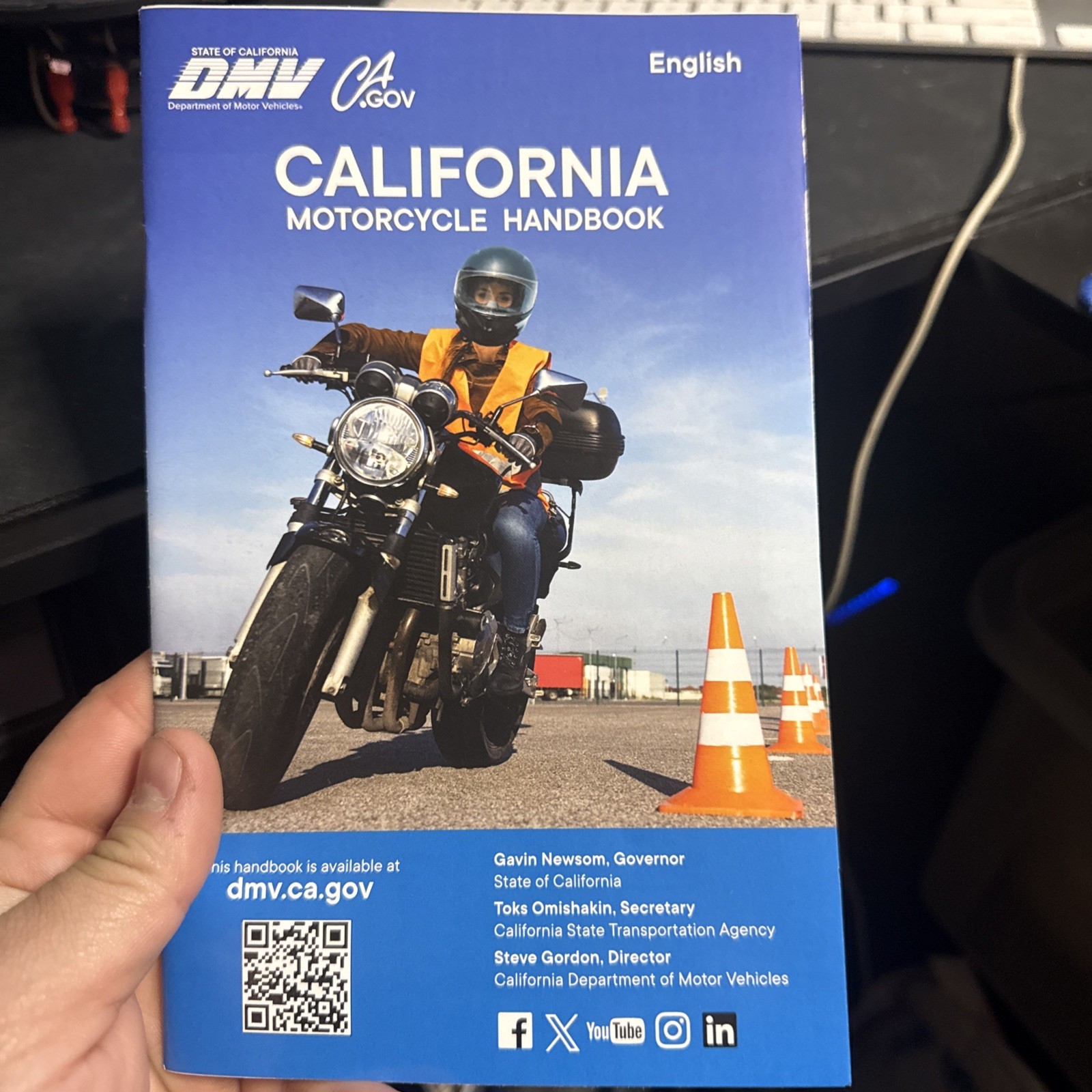 English Edition CALIFORNIA DMV Motorcycle Handbook NEW