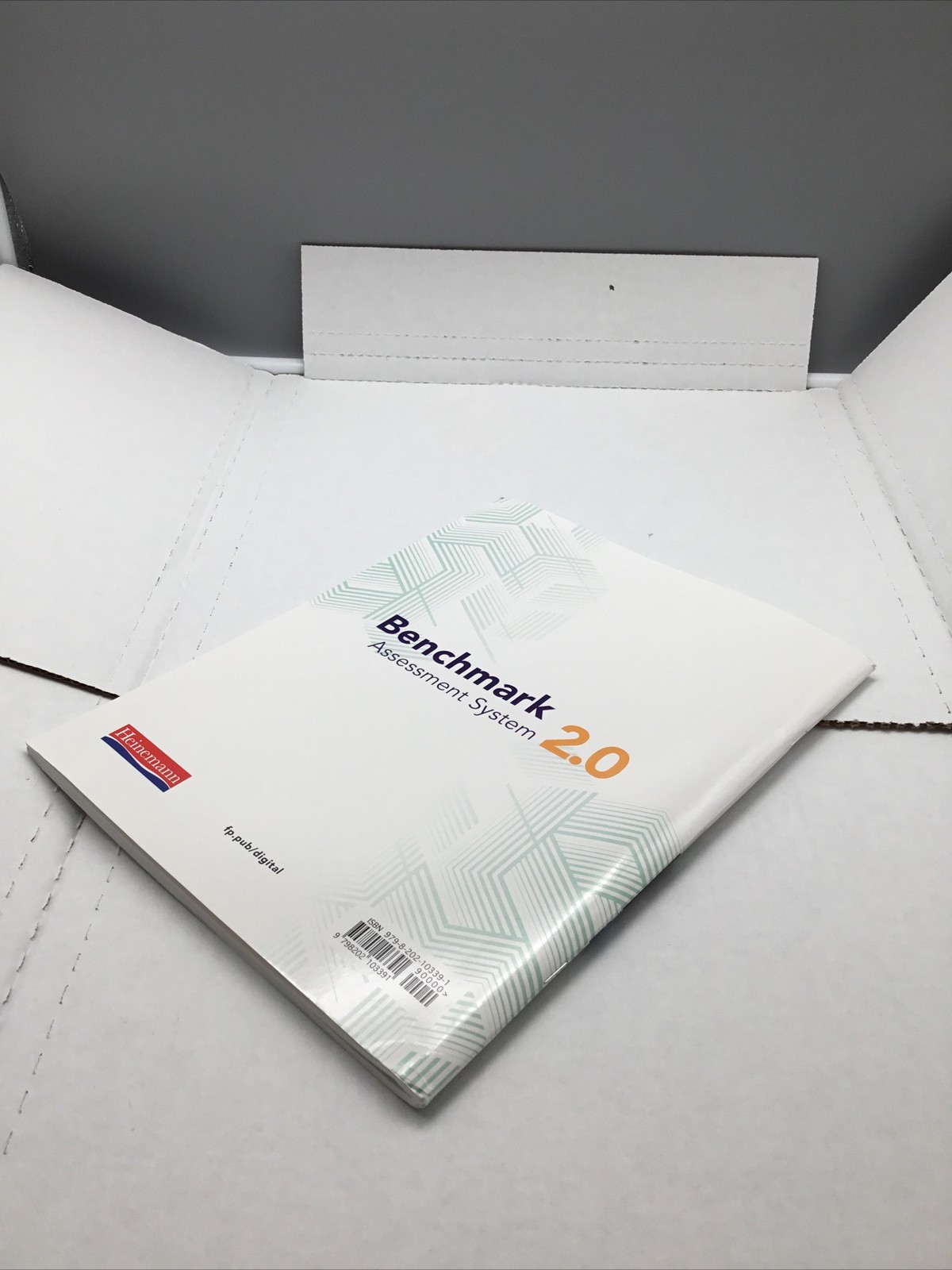Benchmark 2.0 Assessment Guide – Grades K-8 & Levels A-Z VERY GOOD