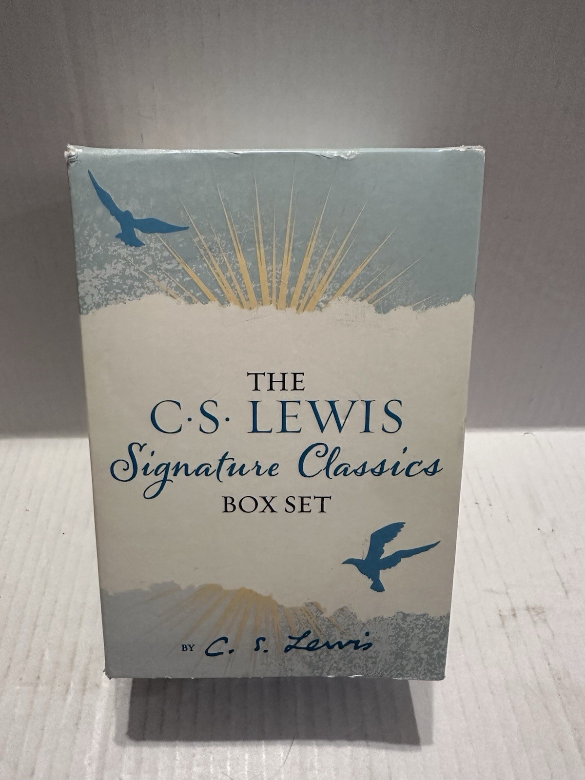 The C. S. Lewis Signature Classics Set 8 Book Box Set & Journal – Never read