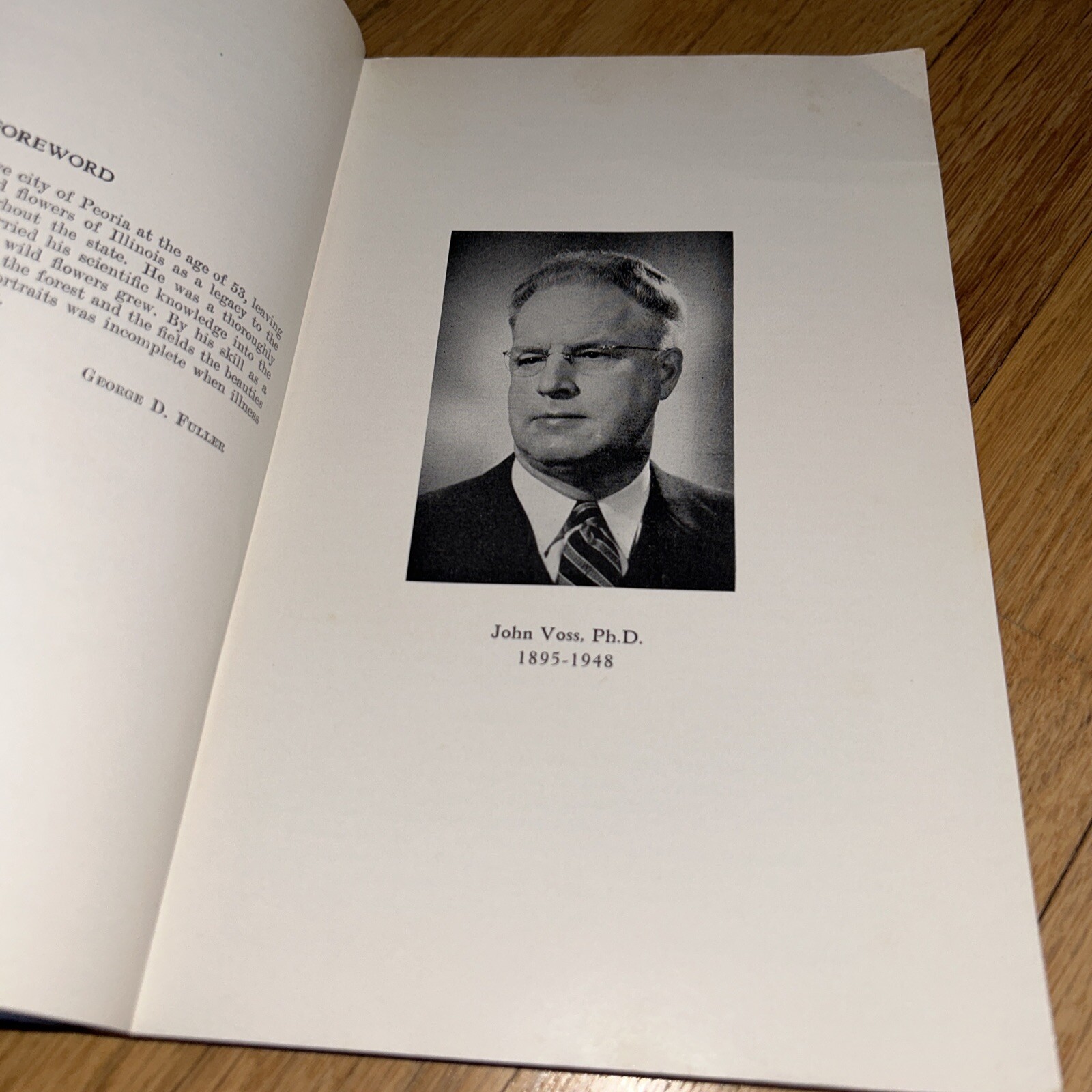 1960 ILLINOIS WILD FLOWERS by John Voss. 256 pages of Photos & Information