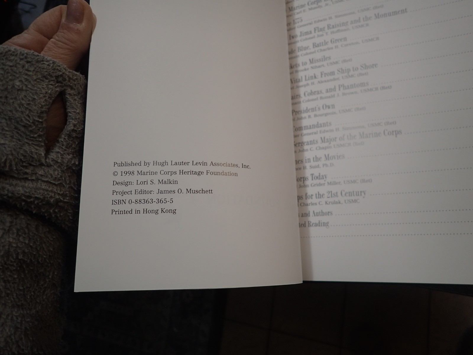 THE MARINES Marine Corps Heritage Foundation ILLUSTRATED BOOK Great book
