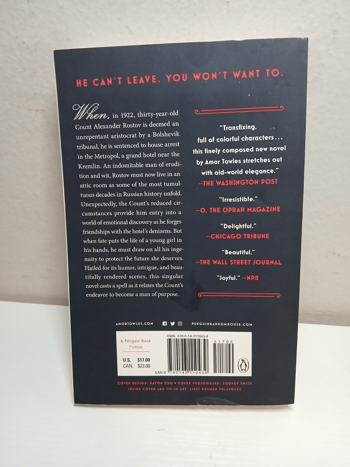 A Gentleman in Moscow – Paperback By Towles, Amor – VG 3L3