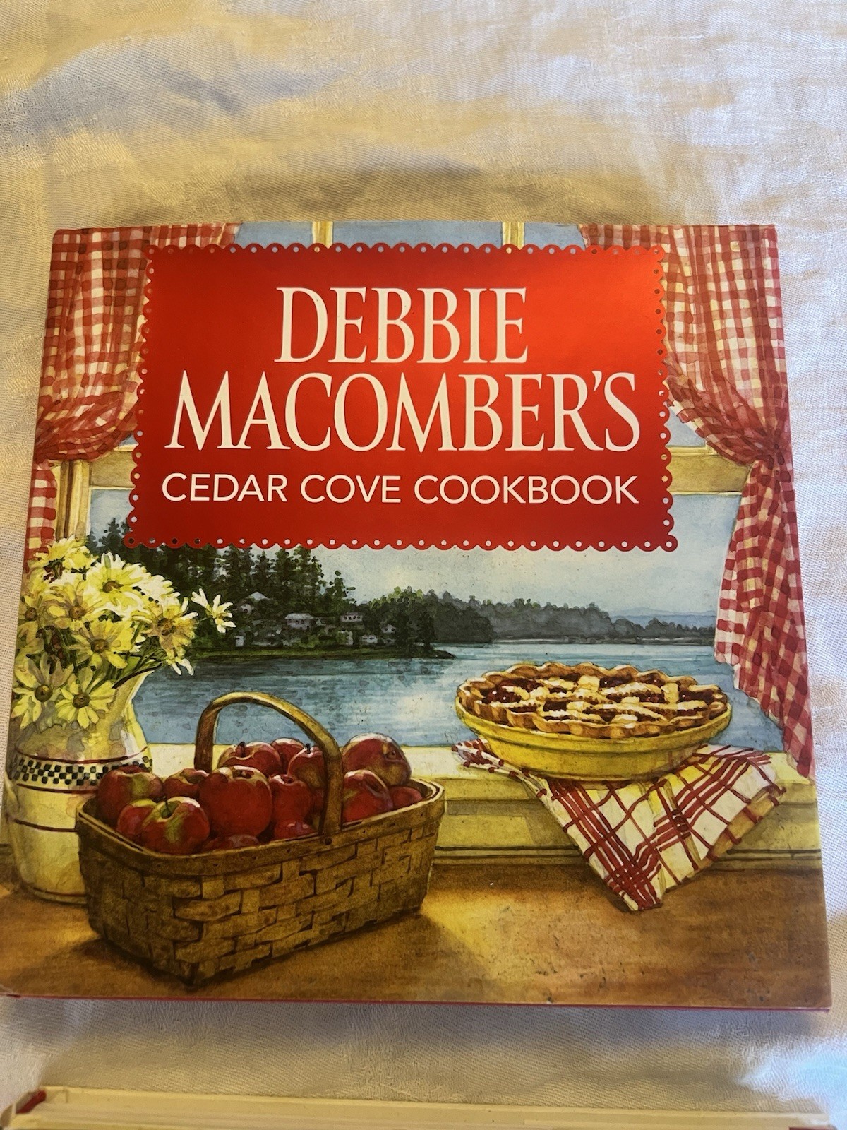 Set Of Two Debbie Macomber Cedar Cove Hardback Cookbooks