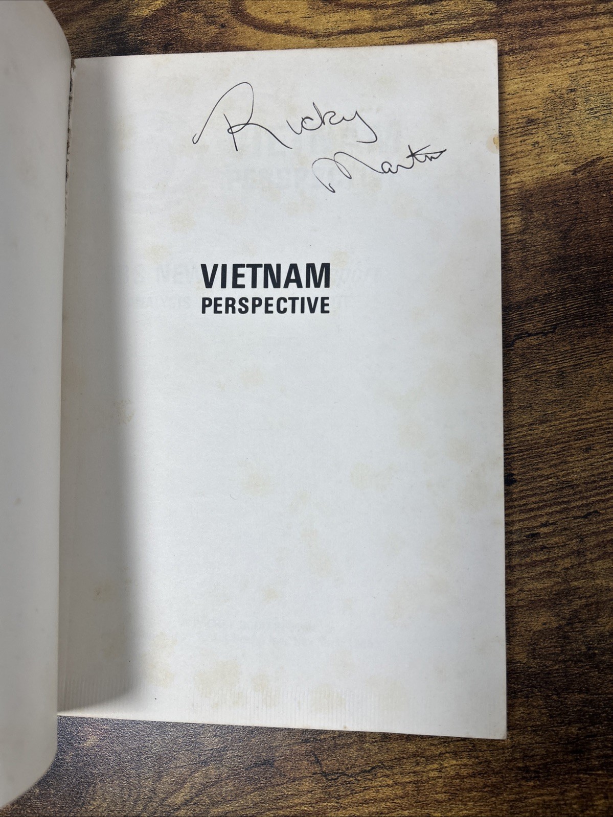 Cbs News Walter Kronkite Vietnam Perspective Soft Cover 1965 Book